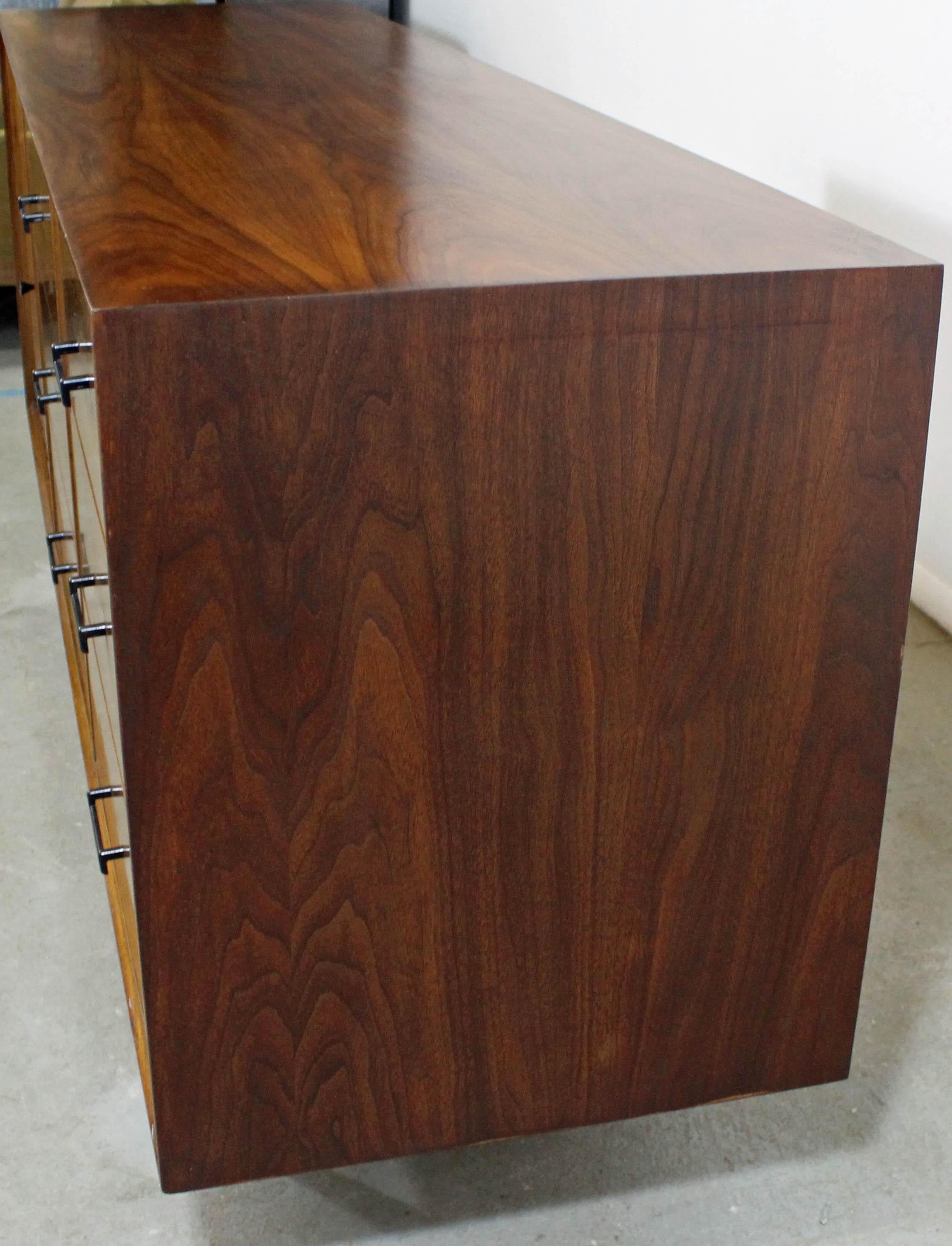 Crédence à porte tambour en fourrure de fourrure de Robert Feller, moderne du milieu du siècle dernier Bon état à Wilmington, DE