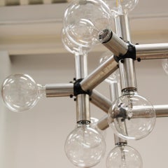 Lampada a sospensione a esagono atomico in alluminio di Robert Haussmann & Haussmann, metà del secolo scorso.