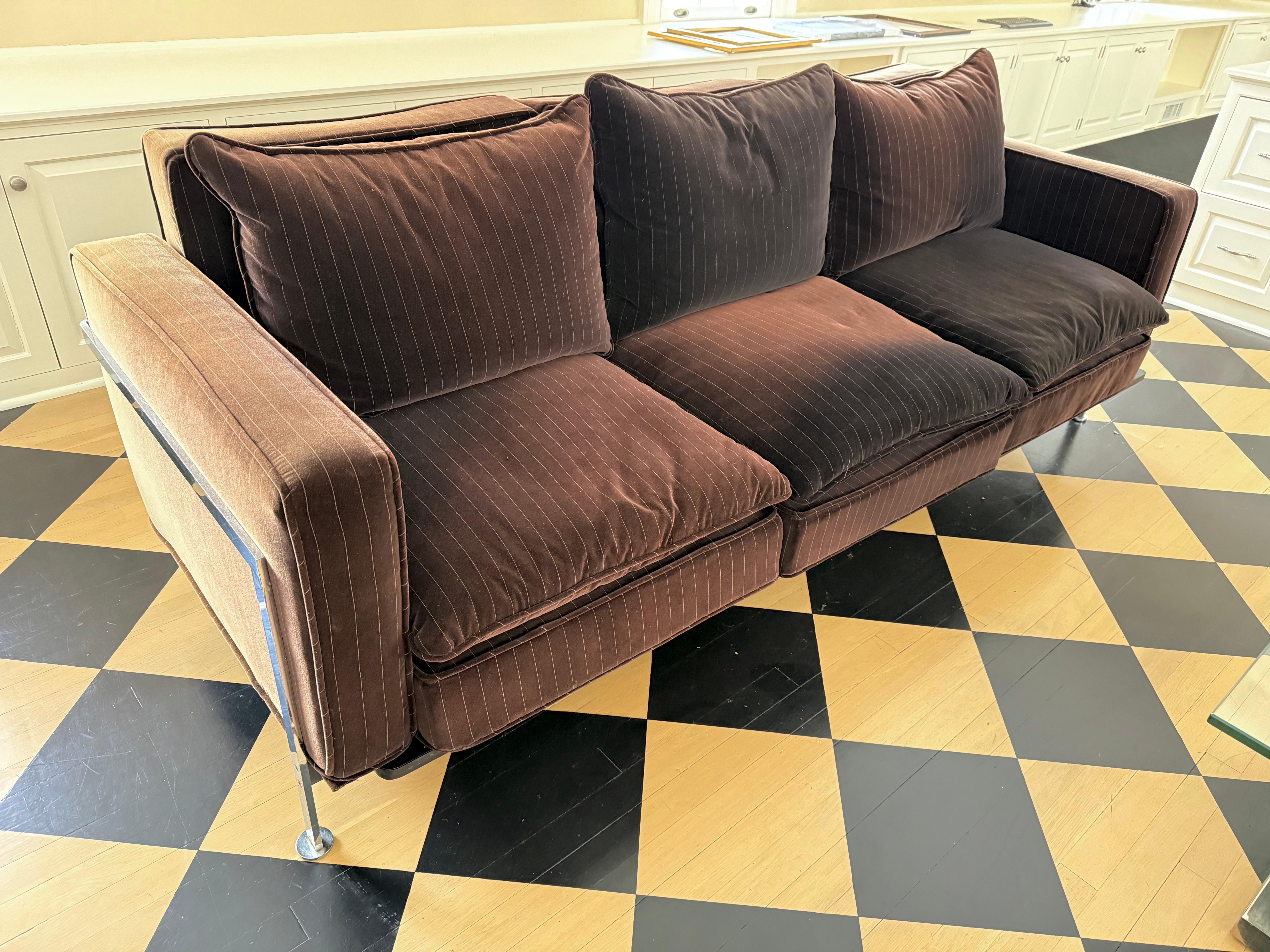 Mid Century Modern Robert Haussmann for Hans Kaufeld De Sede RH 302 Rare Sofa In Good Condition In West Hartford, CT