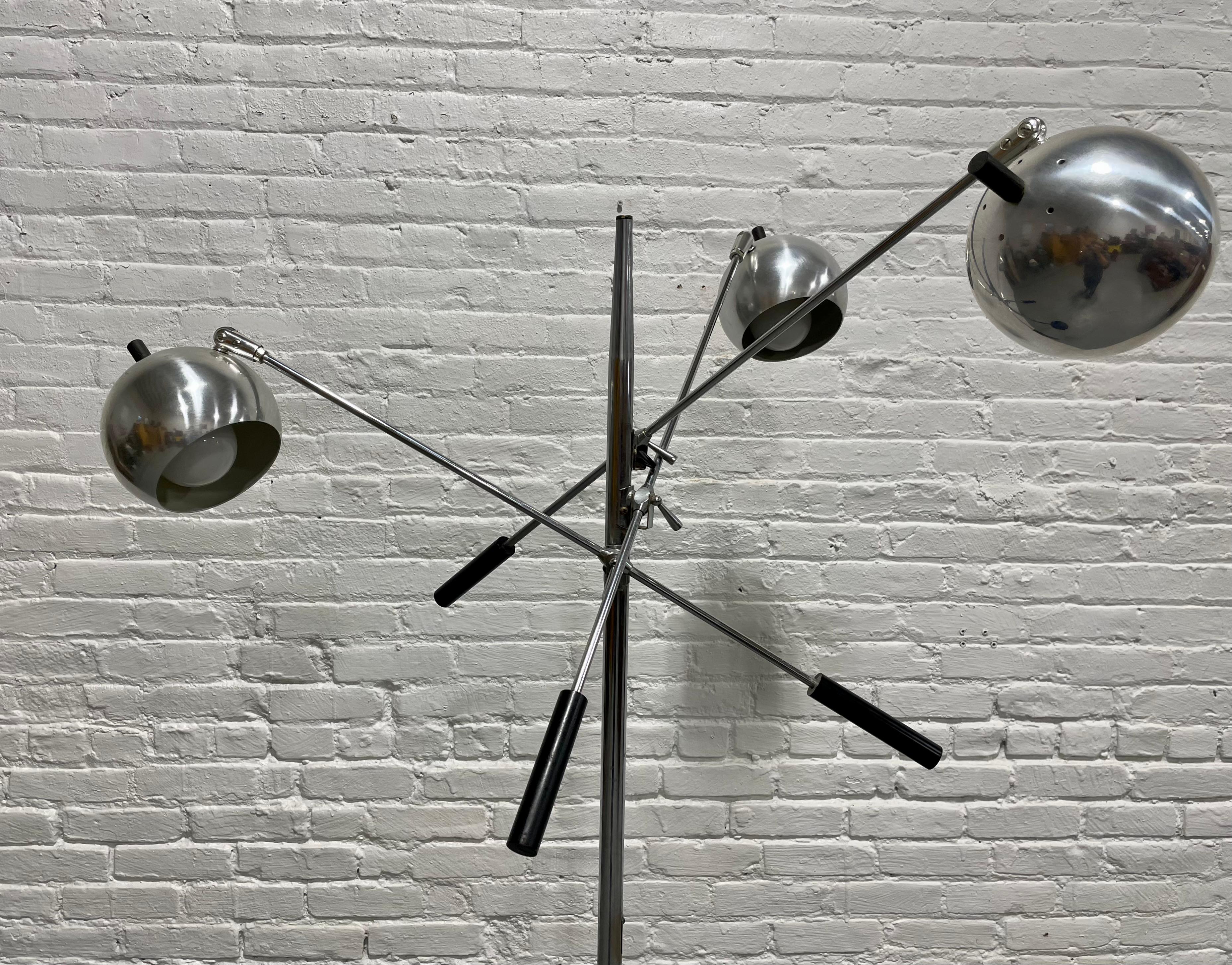 Mid-Century moderno LAMPADA DA PAVIMENTO DEL MIO SECOLO MODERNO Robert Sonneman - Lampada a 3 bracci 