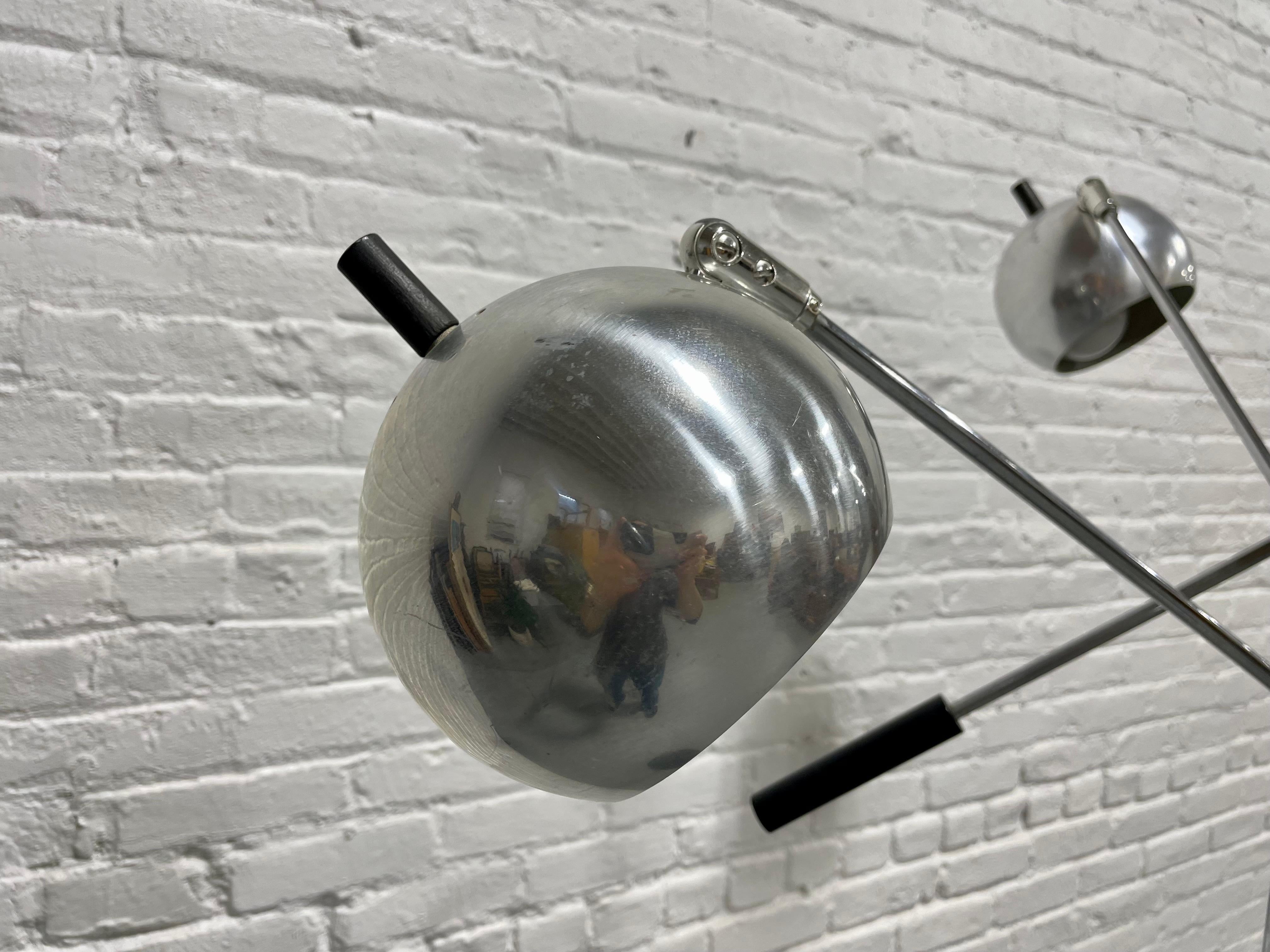 LAMPADA DA PAVIMENTO DEL MIO SECOLO MODERNO Robert Sonneman - Lampada a 3 bracci 