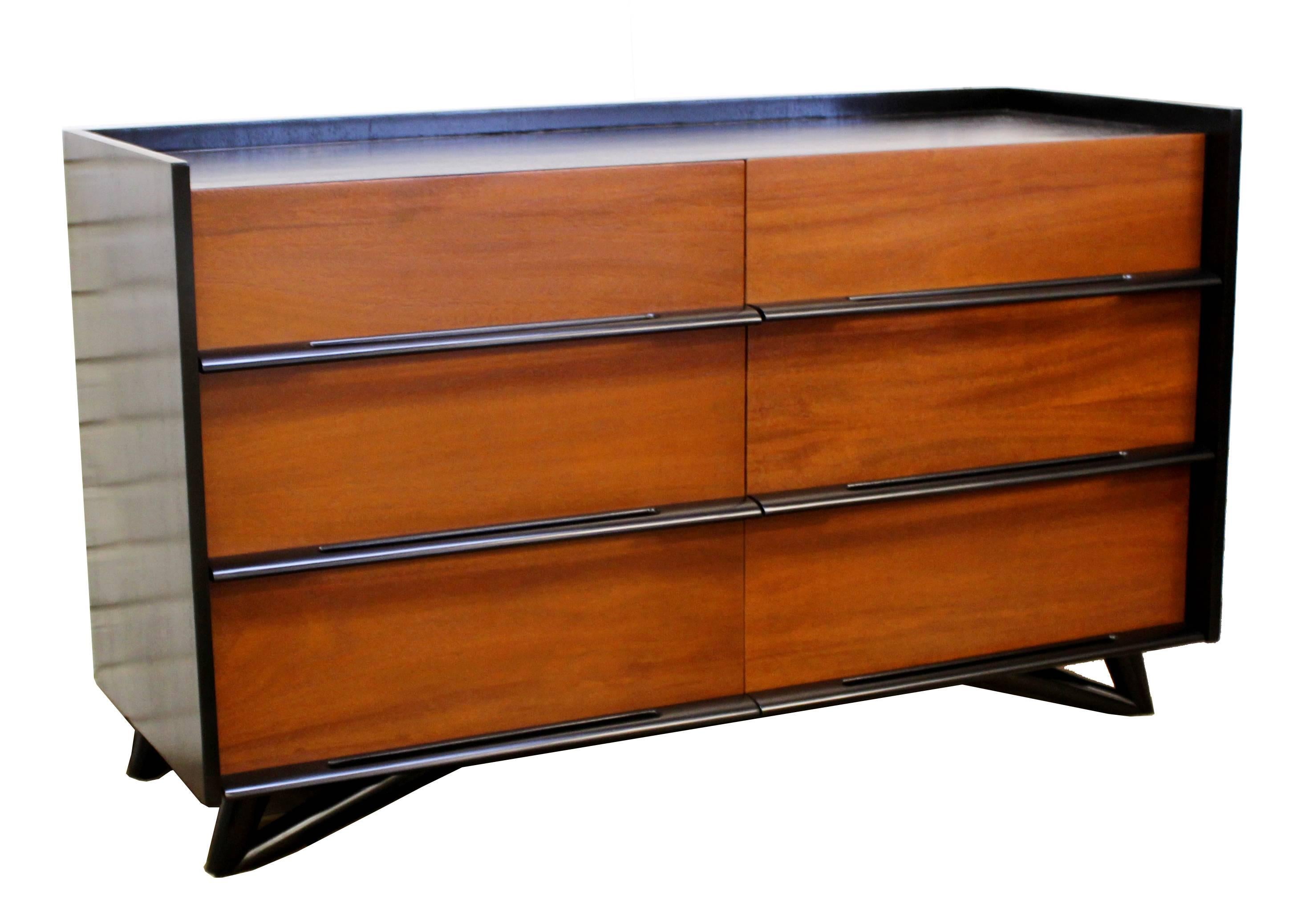 Lacquered Mid-Century Modern Robinson 6 Drawer Dresser Credenza Saarinen Era, 1950s