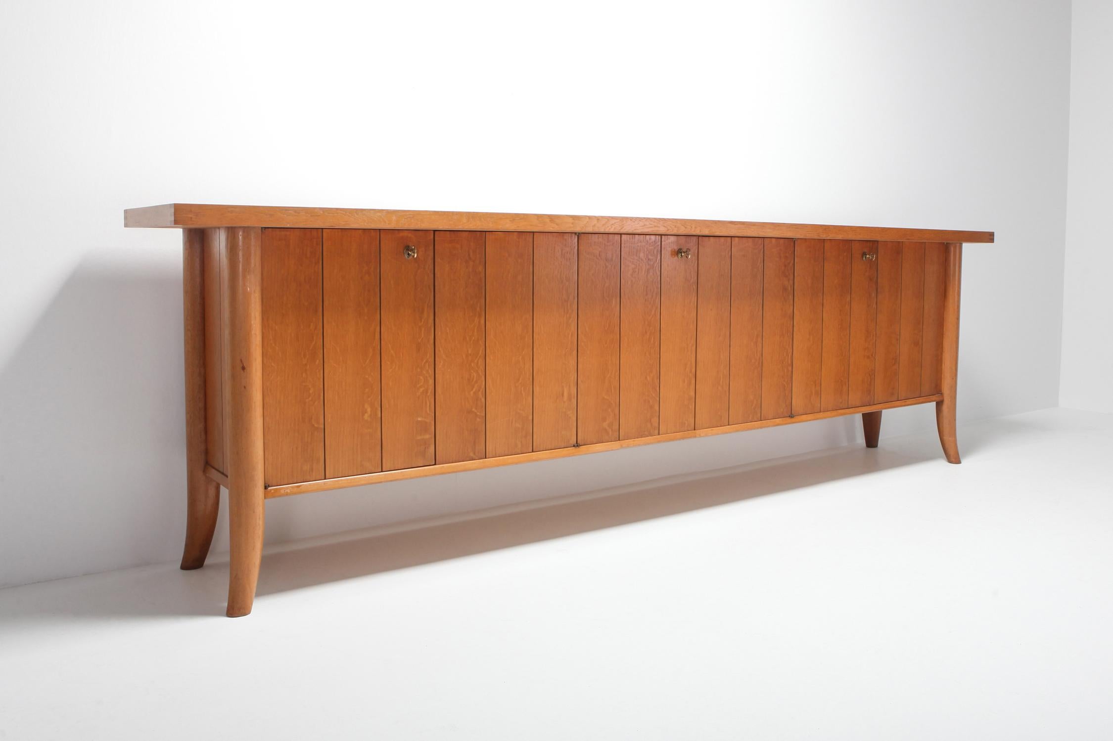 Mid-Century Modern Robsjohn Gibbings Japanese Oak Credenza In Good Condition In Antwerp, BE