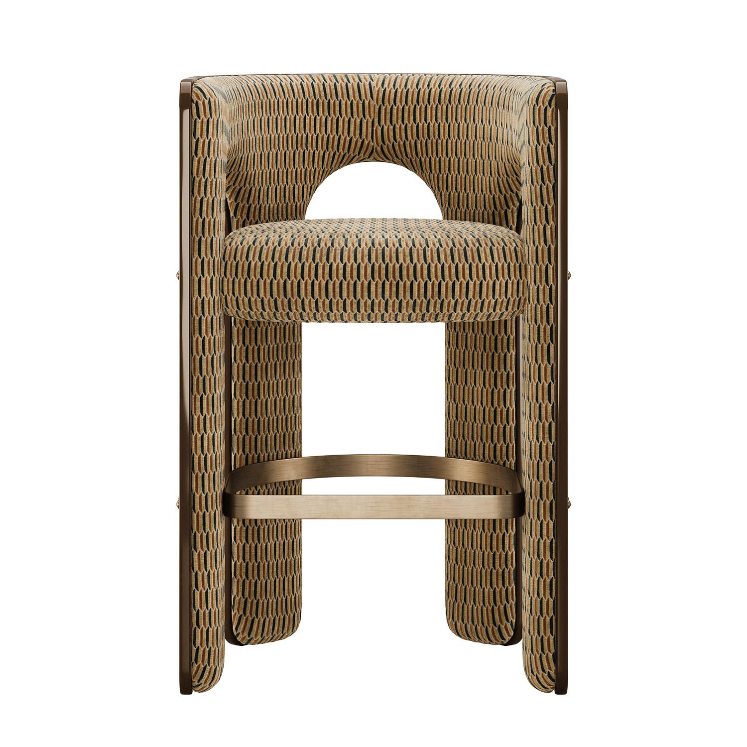 Effortlessly merging sculptural elegance with refined proportions, the Robusta Bar Stool is born from a study into dualities. The interplay of absence and presence, of mass and void, reflects a design ethos rooted in the exploration of contrast, not