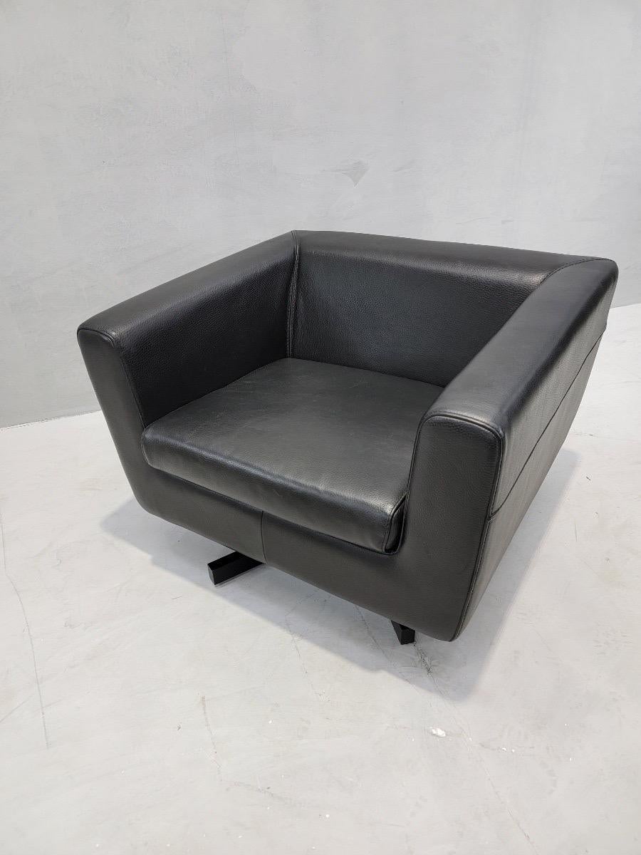 Mid Century Modern Roche Bobois Swivel Lounge Chair in Black Leather For Sale 1