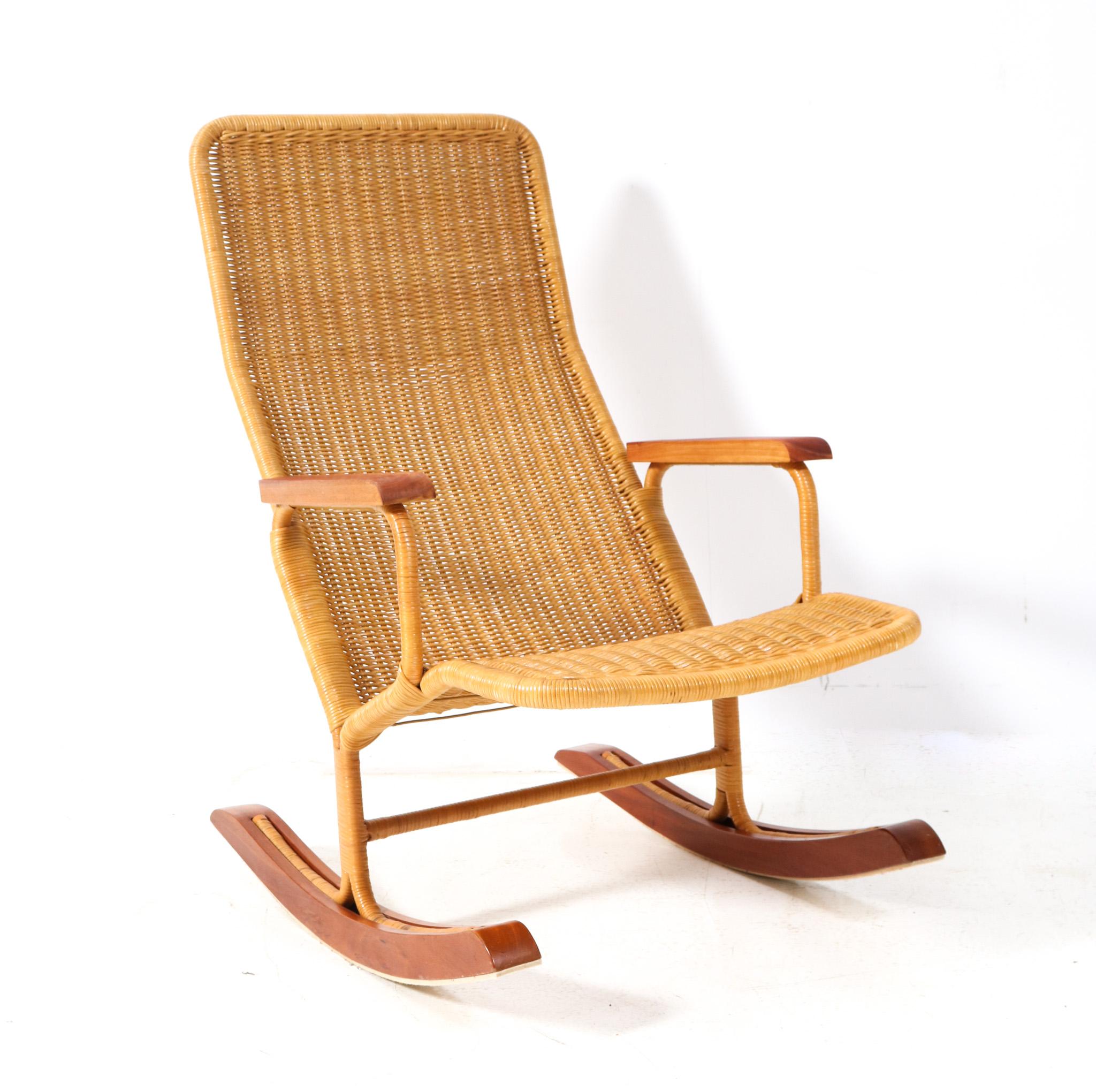 Mid-Century Modern Rocking Chair by Dirk van Sliedregt for Gebroeders Jonkers For Sale 2