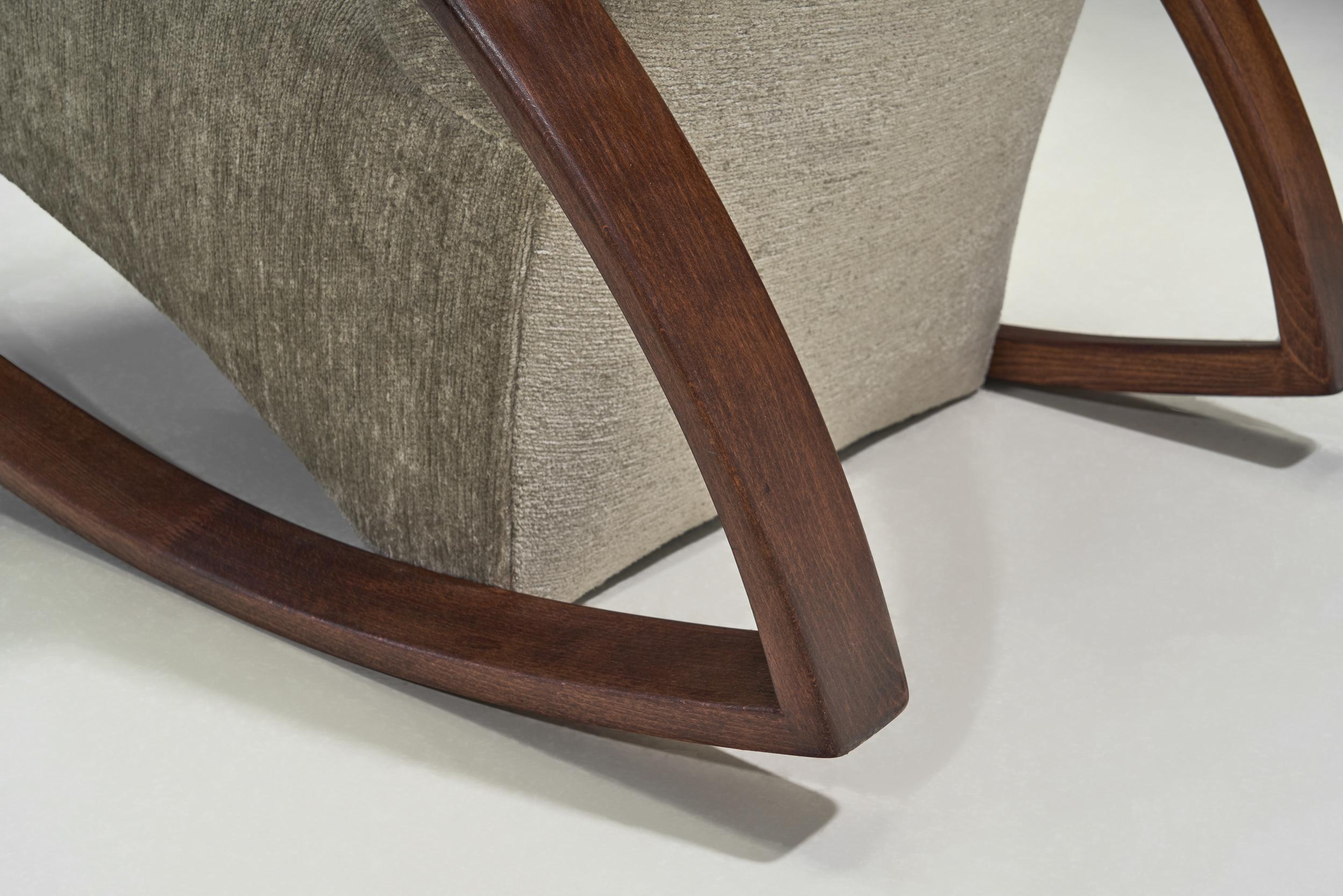 Mid-Century Modern Rocking Chair, Europe Mid-20th Century For Sale 10