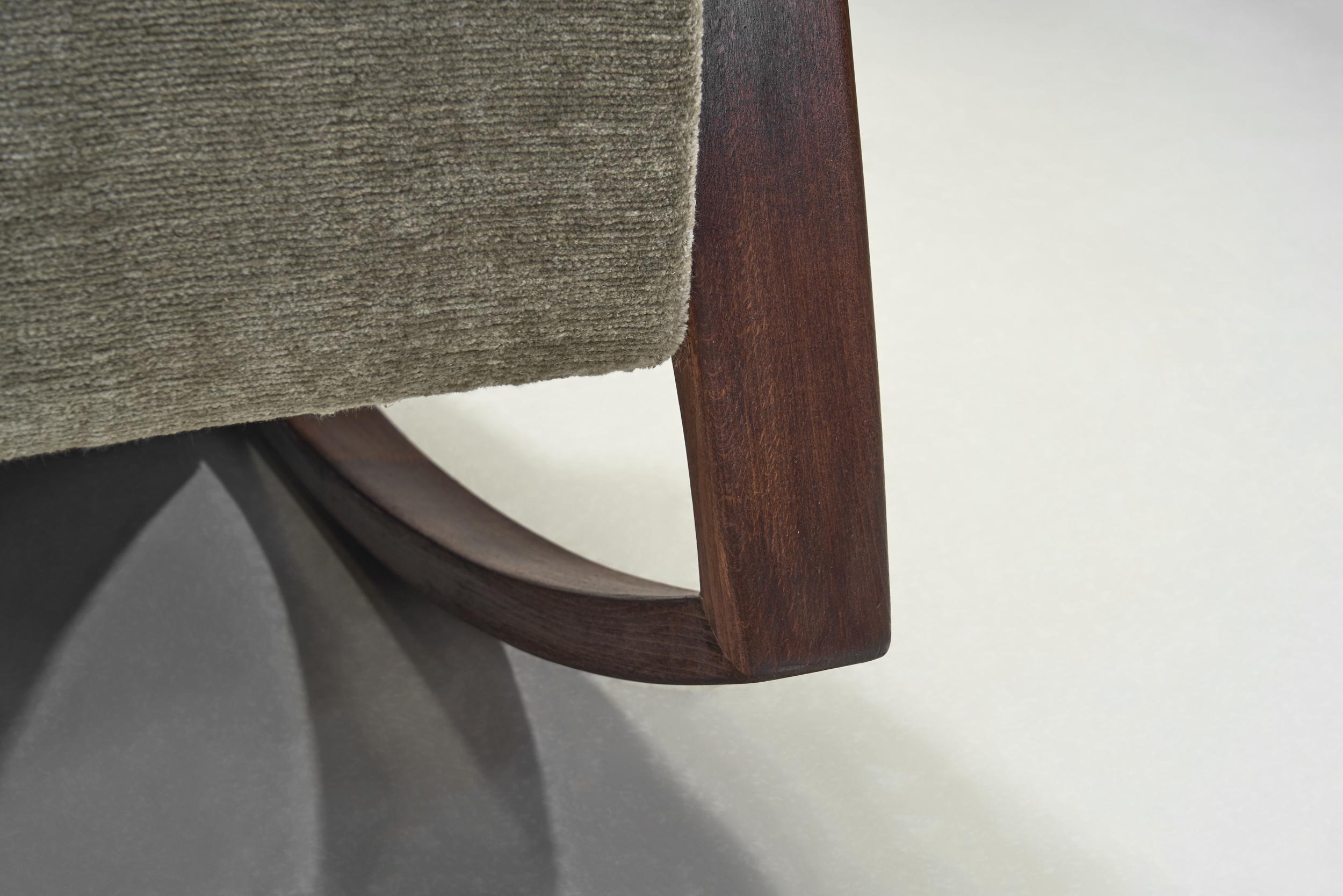 Mid-Century Modern Rocking Chair, Europe Mid-20th Century For Sale 12