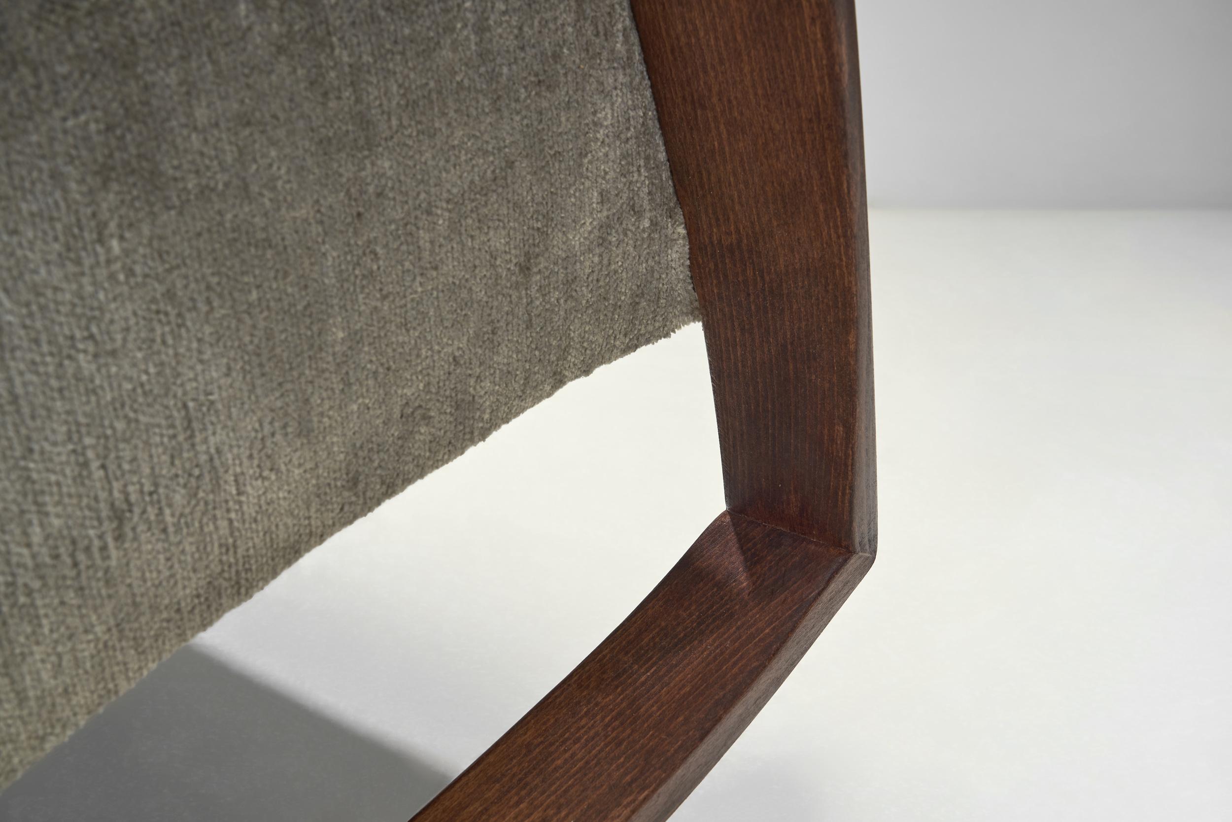 Mid-Century Modern Rocking Chair, Europe Mid-20th Century For Sale 13
