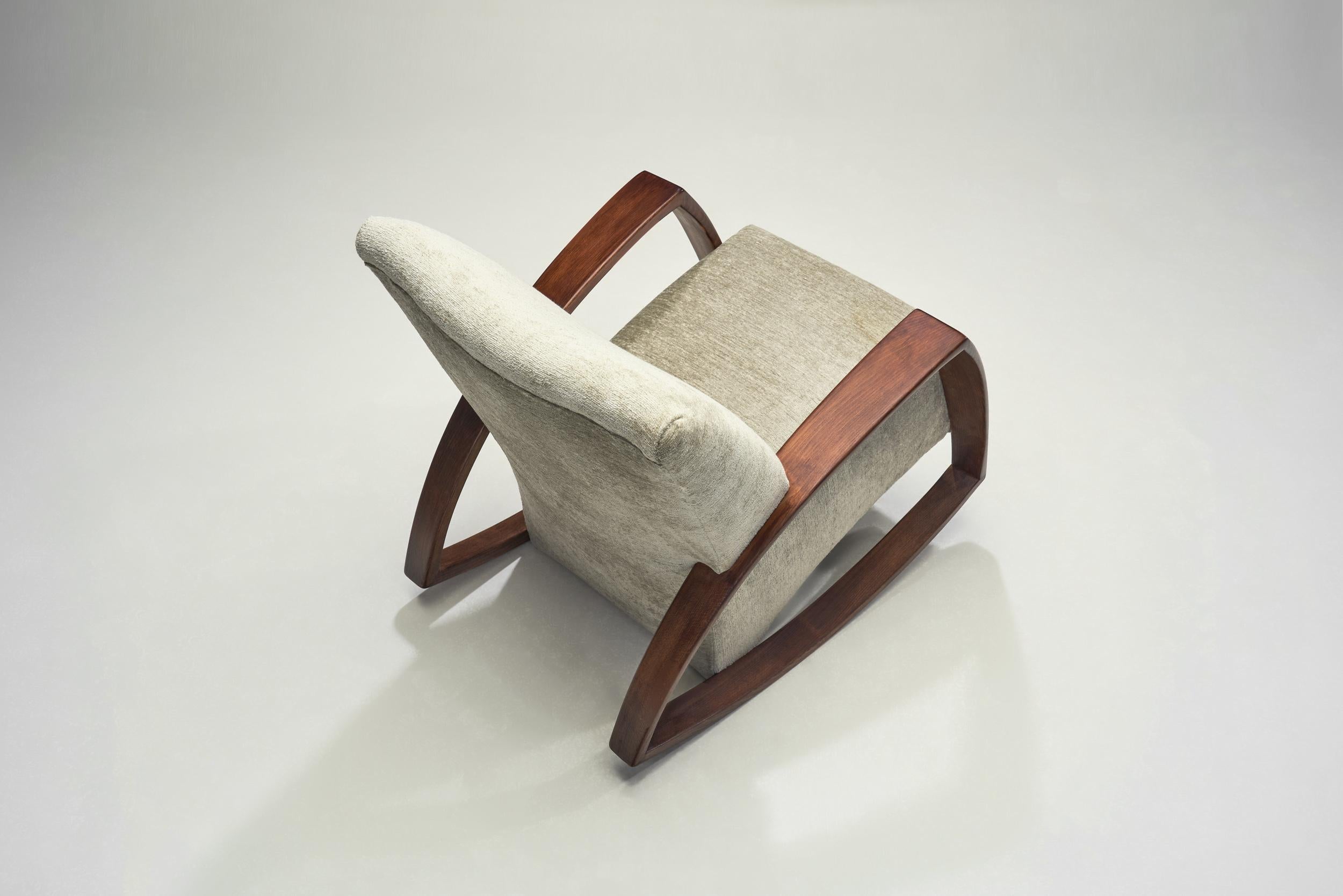 Mid-Century Modern Rocking Chair, Europe Mid-20th Century For Sale 1