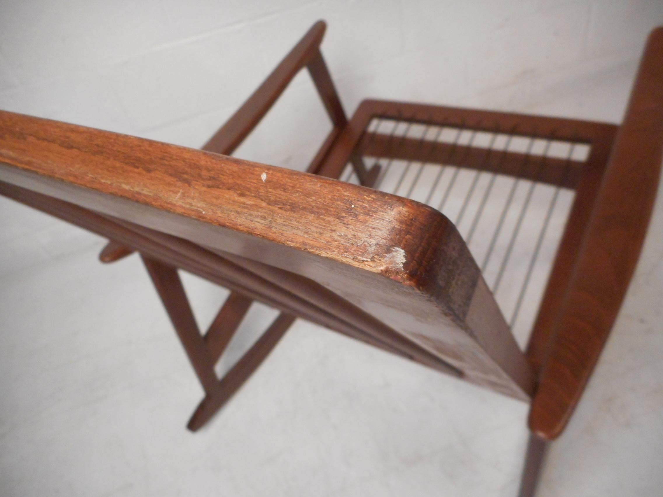 Mid-Century Modern Rocking Chair For Sale 4