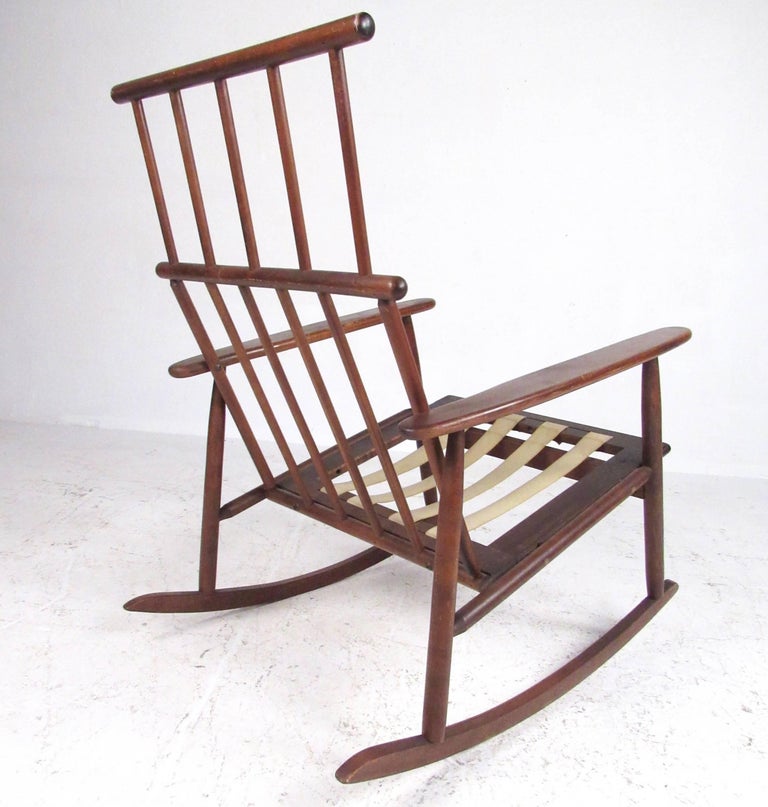 Mid-Century Modern Rocking Chair For Sale at 1stDibs