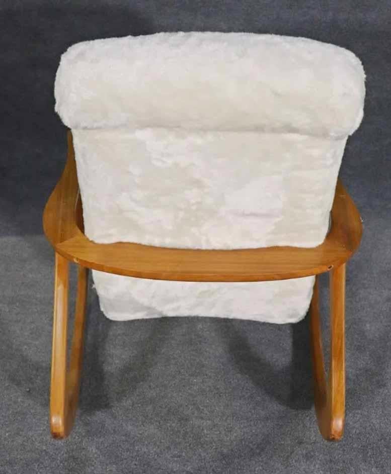 Chaise à bascule Mid-Century Modern en vente 1