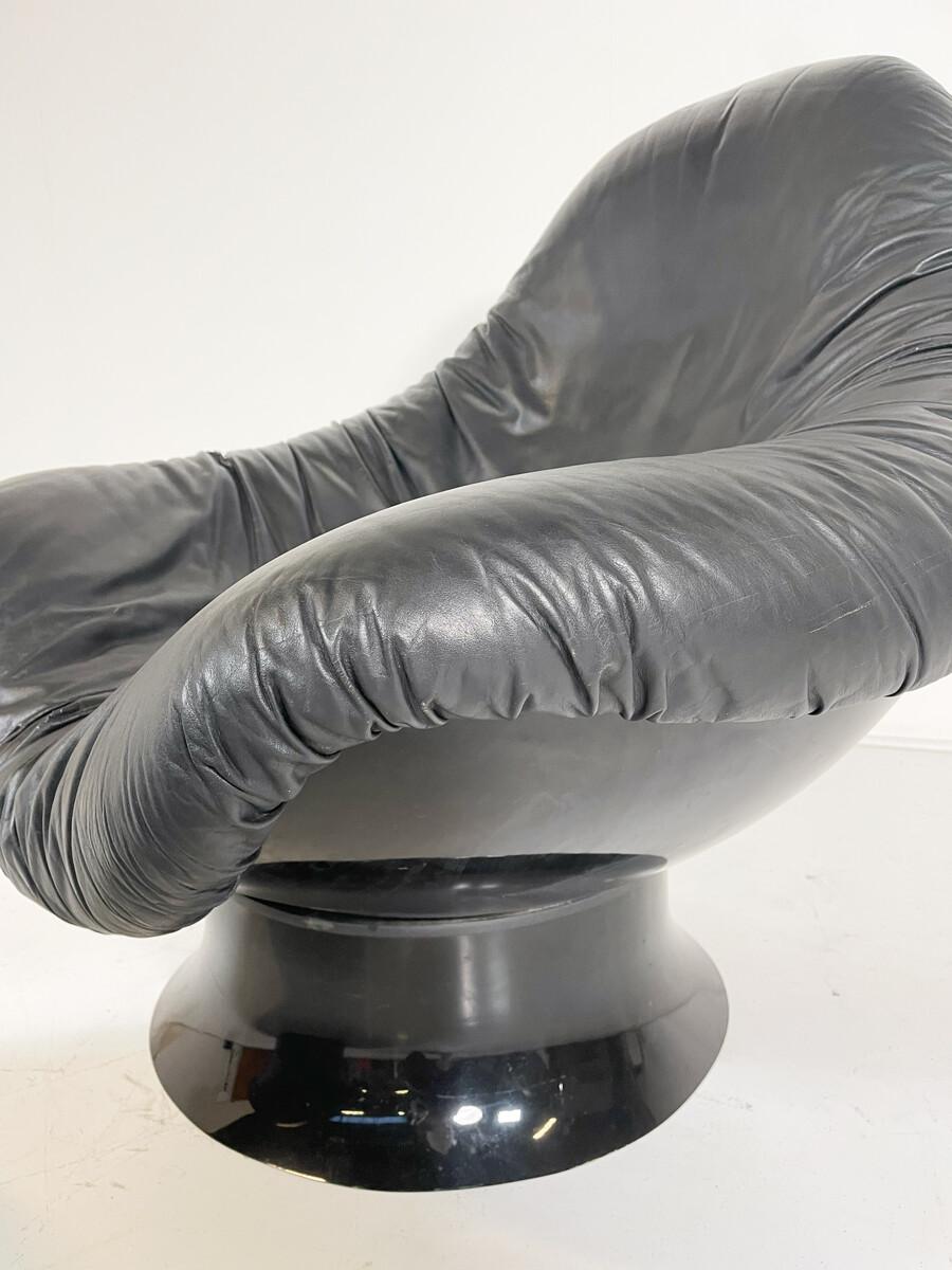 Leather Mid-Century Modern Rodica Lounge Chair and Ottoman by Mario Brunu for Confort For Sale