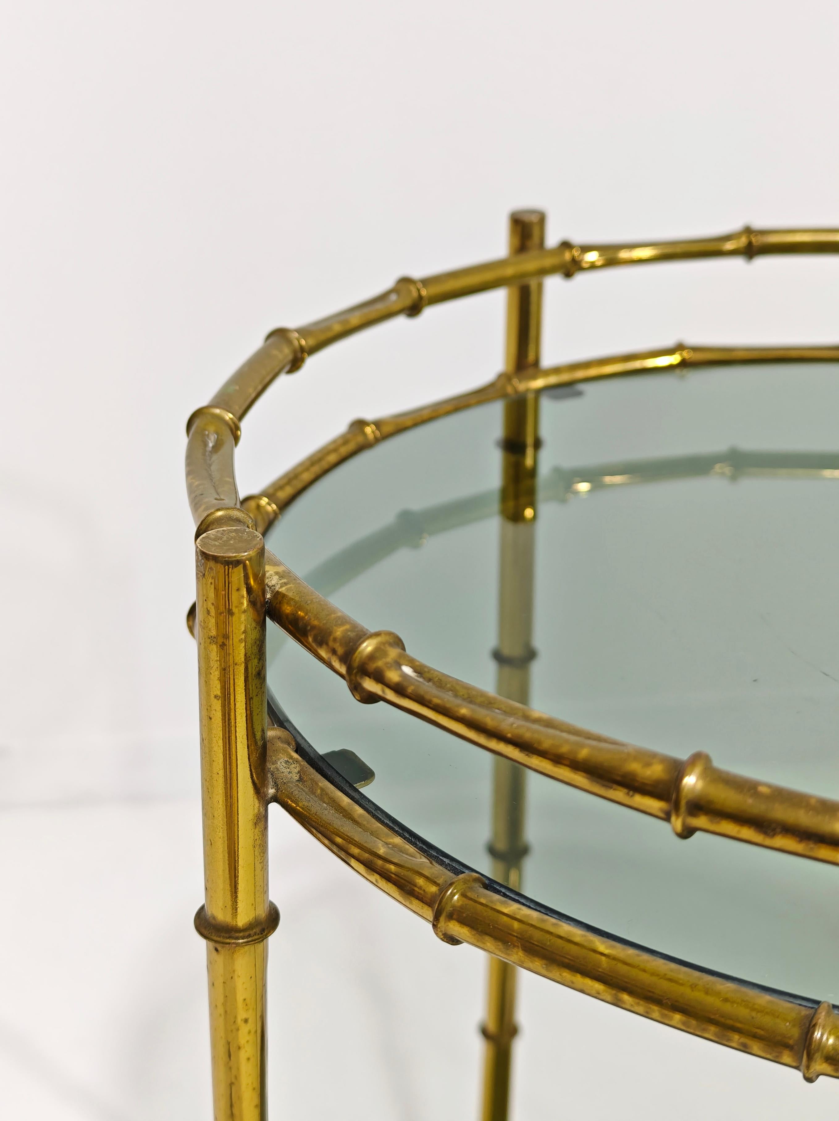 Milieu du XXe siècle Mid-Century Modern Rolling Bar Cart in Brass and Glass Production Italy 60/70s en vente