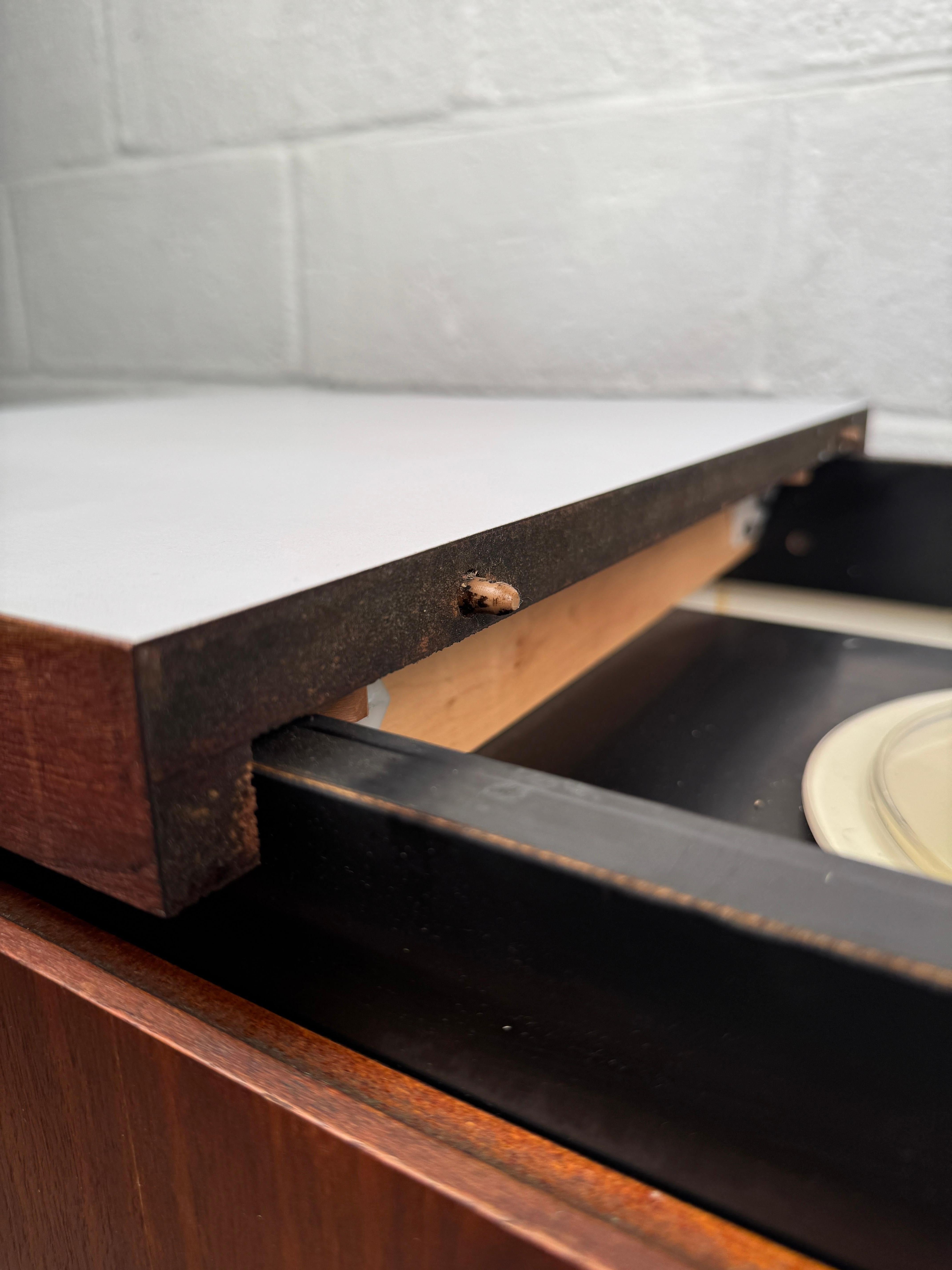 Mid-Century Modern Rolling Bar For Sale 11