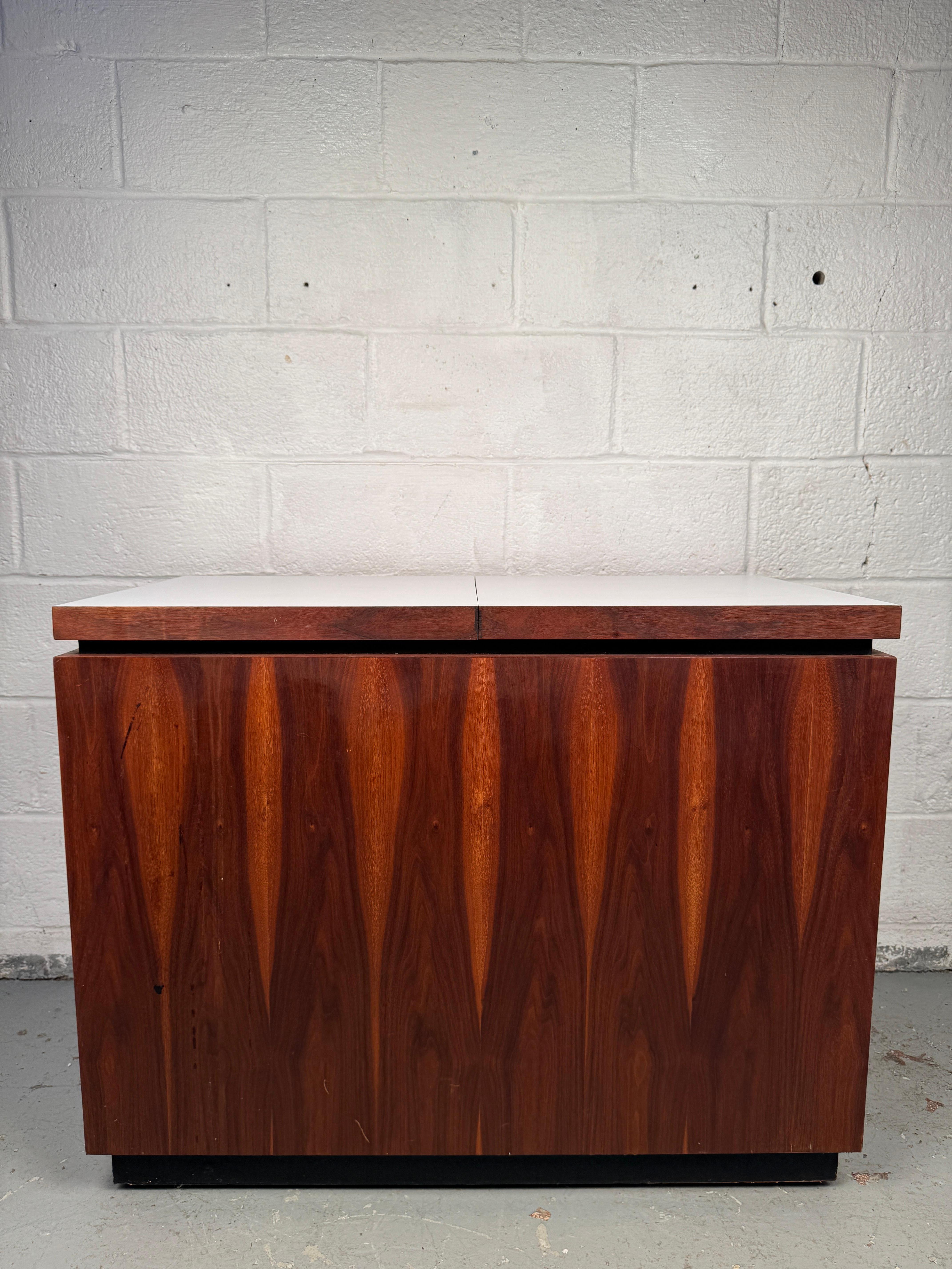 Mid-Century Modern Rolling Bar For Sale 13