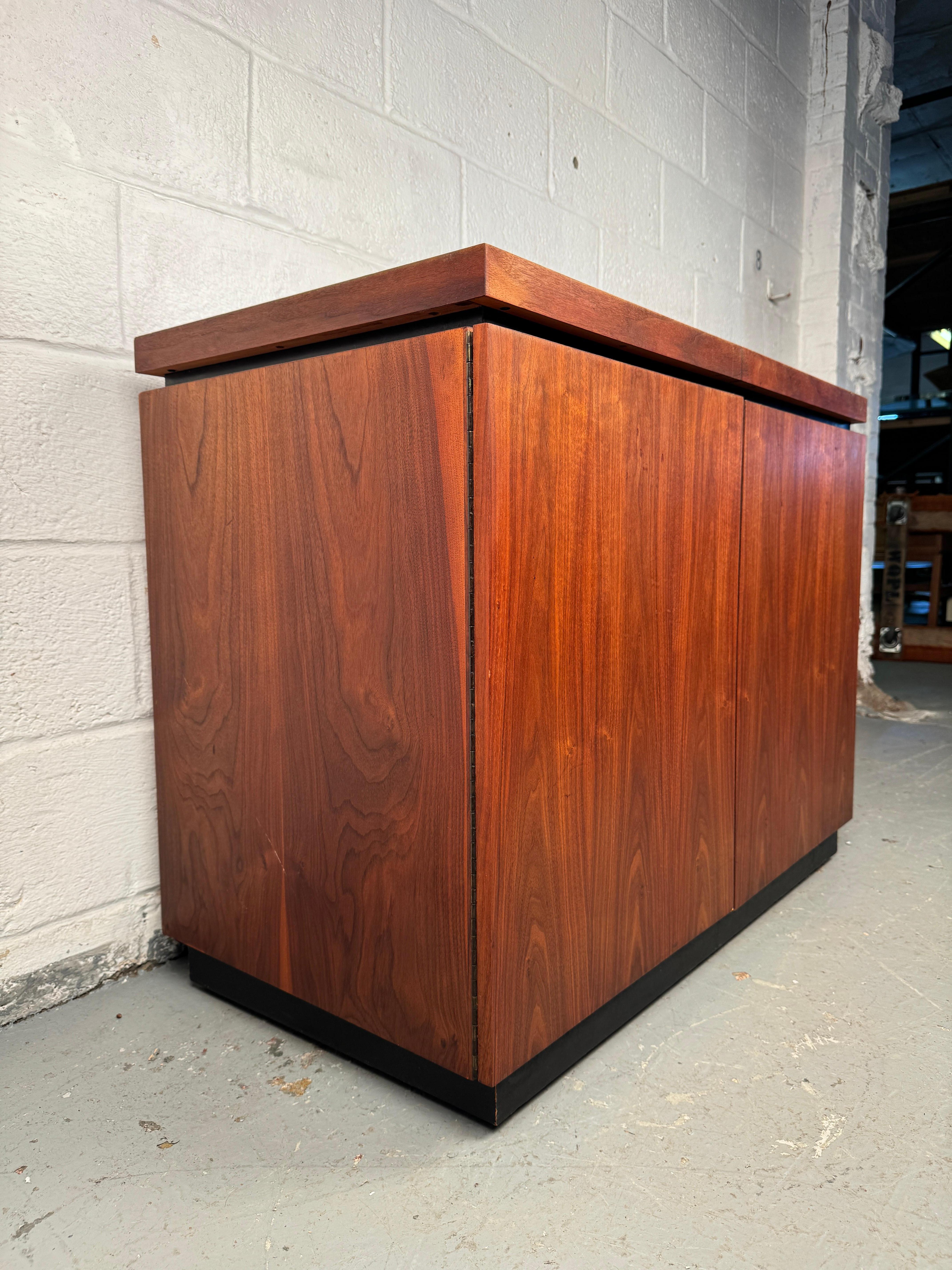 Teak Mid-Century Modern Rolling Bar For Sale