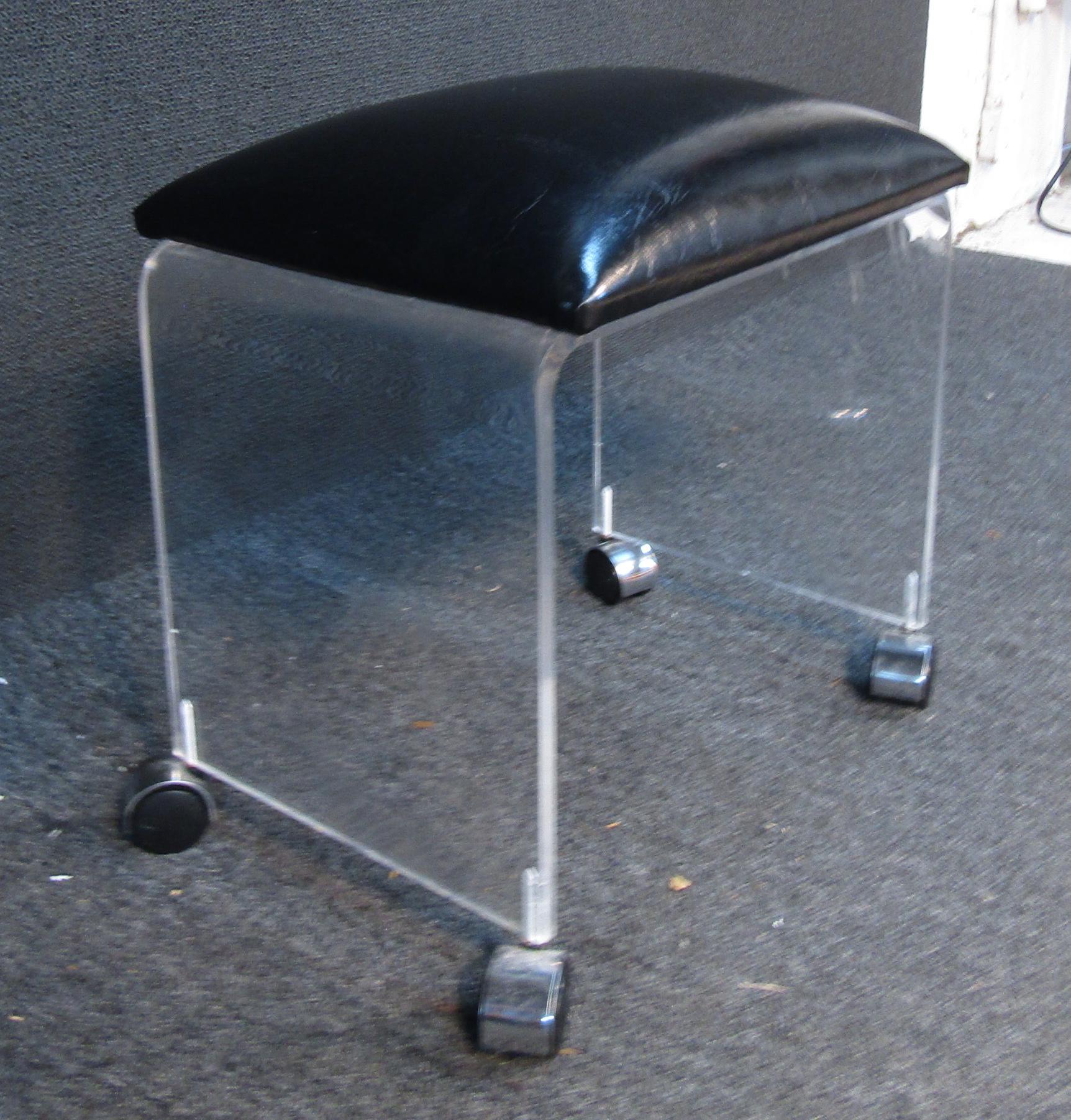 Mid-Century Modern Rolling Ottoman-Stool In Good Condition For Sale In Brooklyn, NY