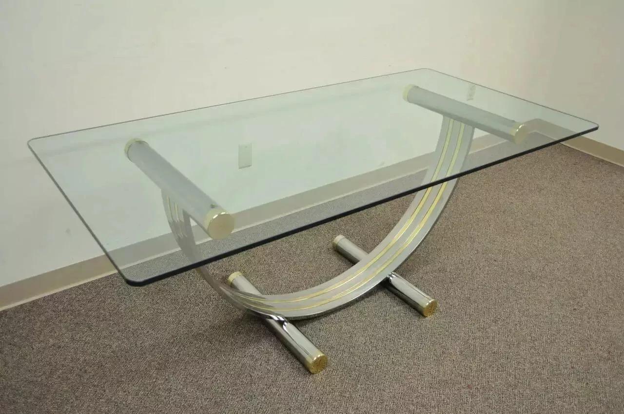 Table de salle à manger de style Romeo Rega mi-siècle moderne en laiton chromé et verre en vente 2