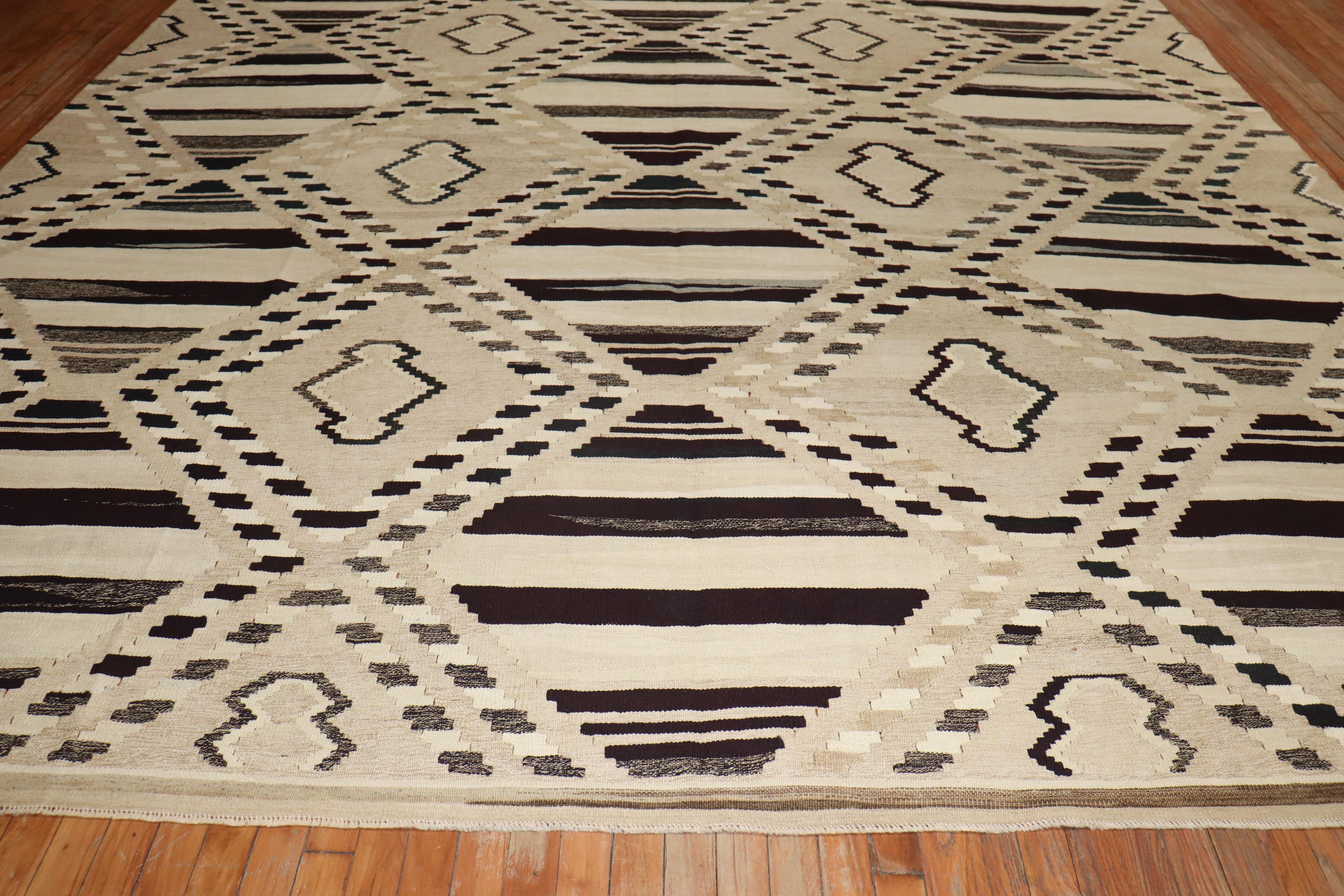 Mid-Century Modern Room Size Turkish Kilim For Sale 4