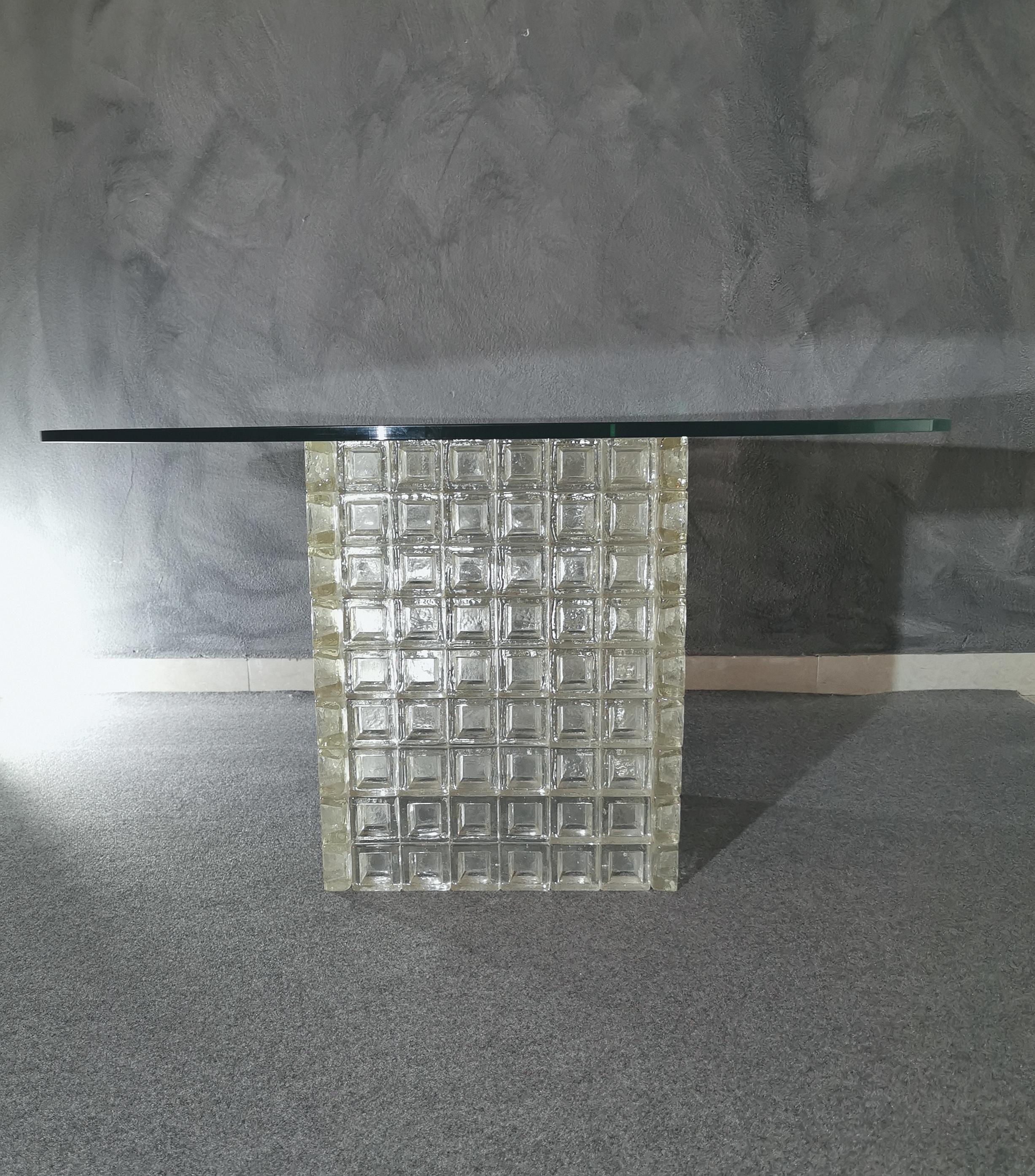 Rare and elegant living room table by Albano Poli for Poliarte in Murano glass cube and transparent glass top, 1970s.