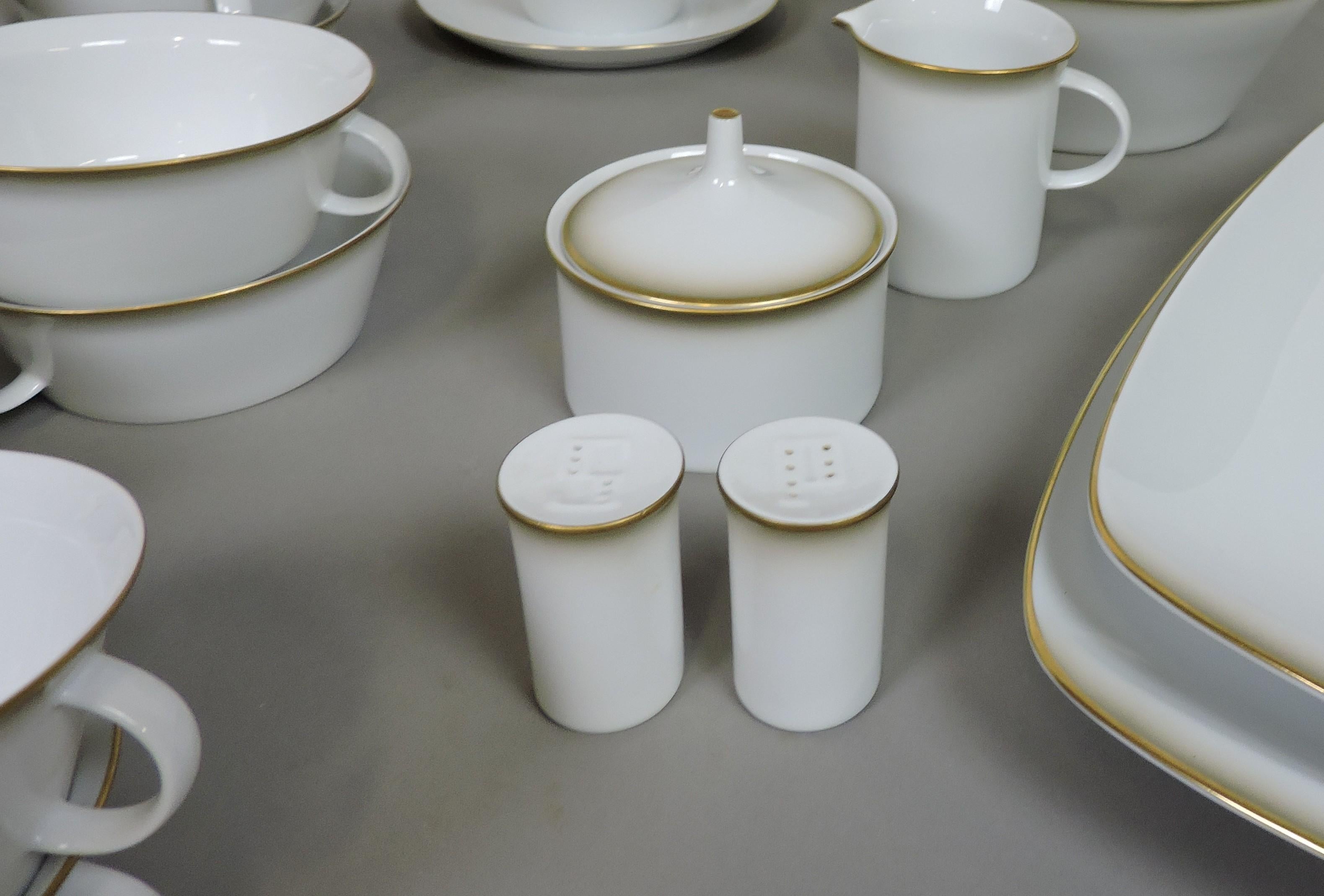 Mid-20th Century Mid-Century Modern Rosenthal Berlin Dinnerware Service for 12 + Serving Pieces