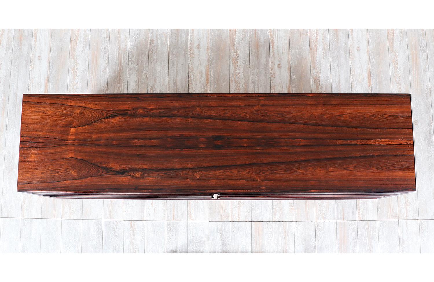 Mid-Century Modern Rosewood 8- Drawer Dresser by Westnofa In Excellent Condition In Los Angeles, CA