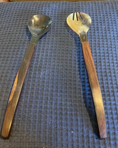 Couverts à salade en bois de rose et bakélite The Moderns