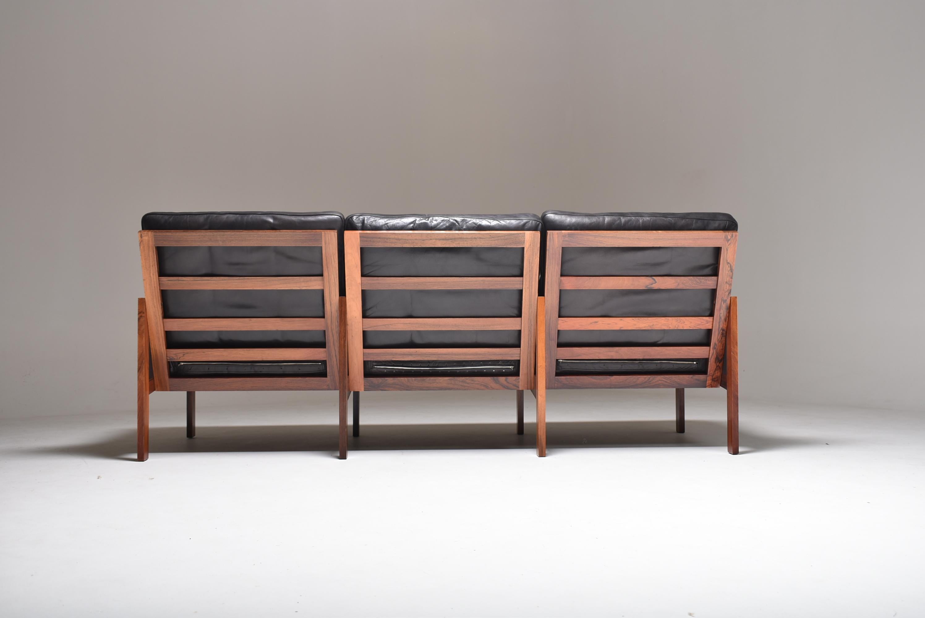 Mid-Century Modern Rosewood and Black Leather Sofa, Illum Wikkelso, Denmark 6