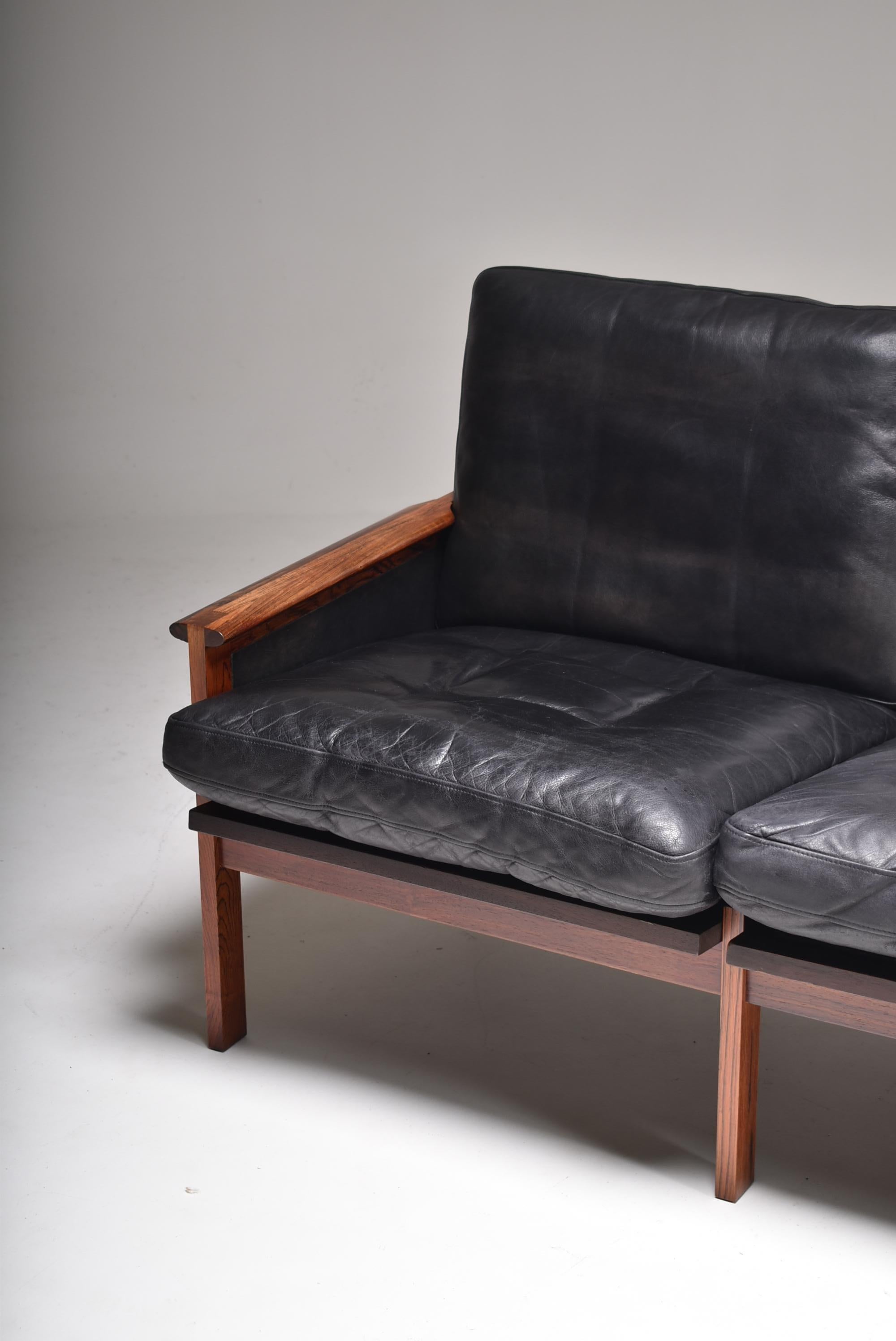 Mid-Century Modern Rosewood and Black Leather Sofa, Illum Wikkelso, Denmark 1