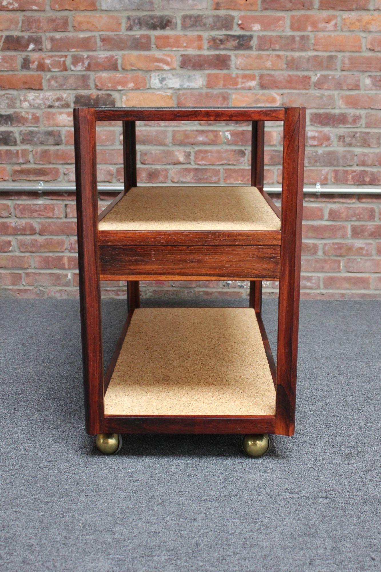 Mid-Century Modern Rosewood and Cork Bar Cart by Roger Sprunger for Dunbar For Sale 3