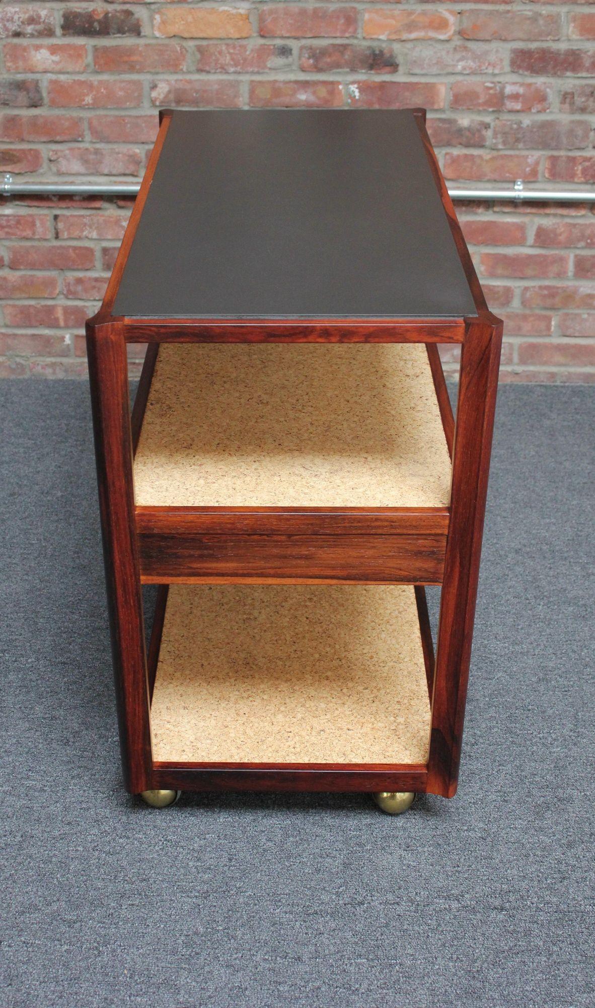 Mid-Century Modern Rosewood and Cork Bar Cart by Roger Sprunger for Dunbar For Sale 2