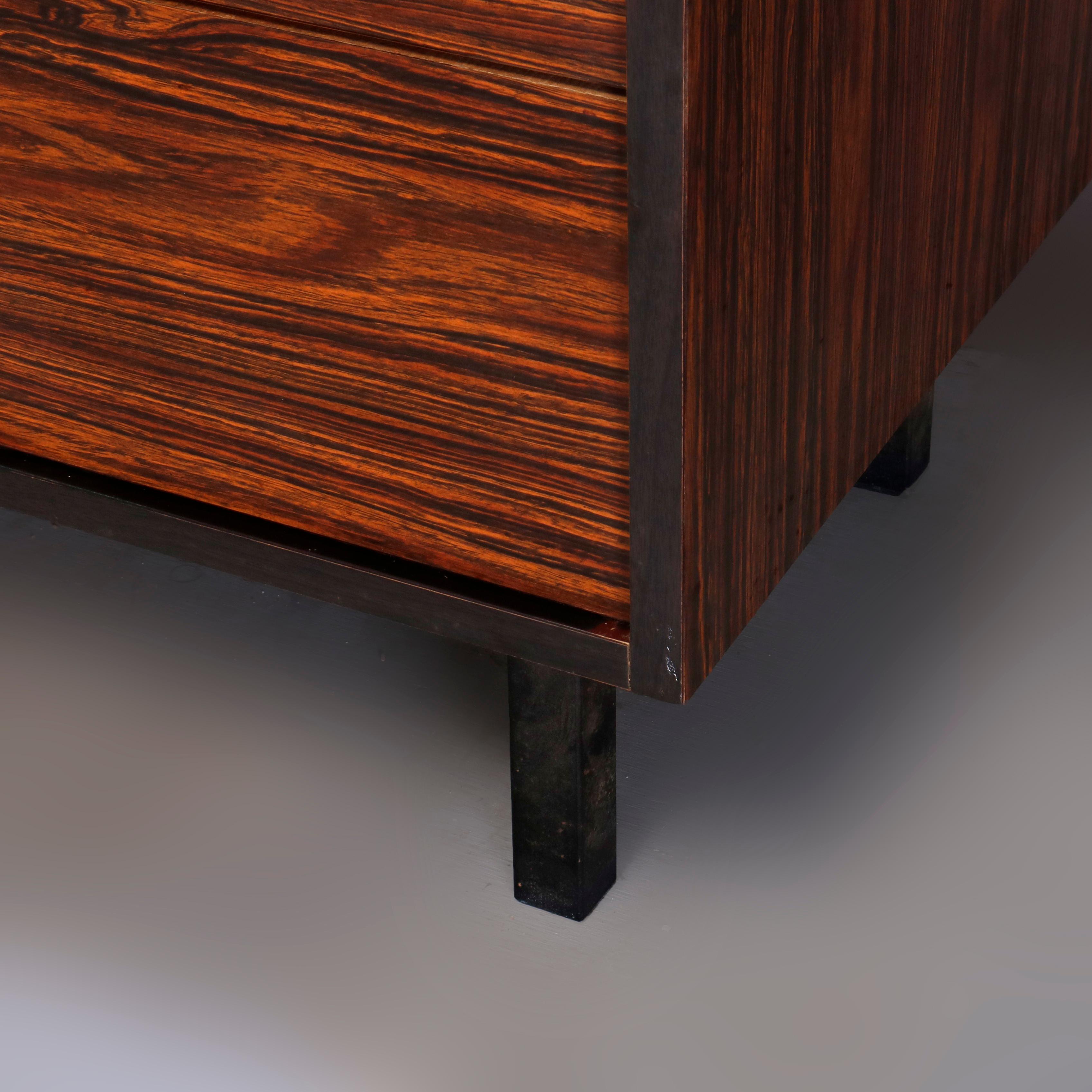 Mid-Century Modern Rosewood Chest of Drawers, 20th Century 4