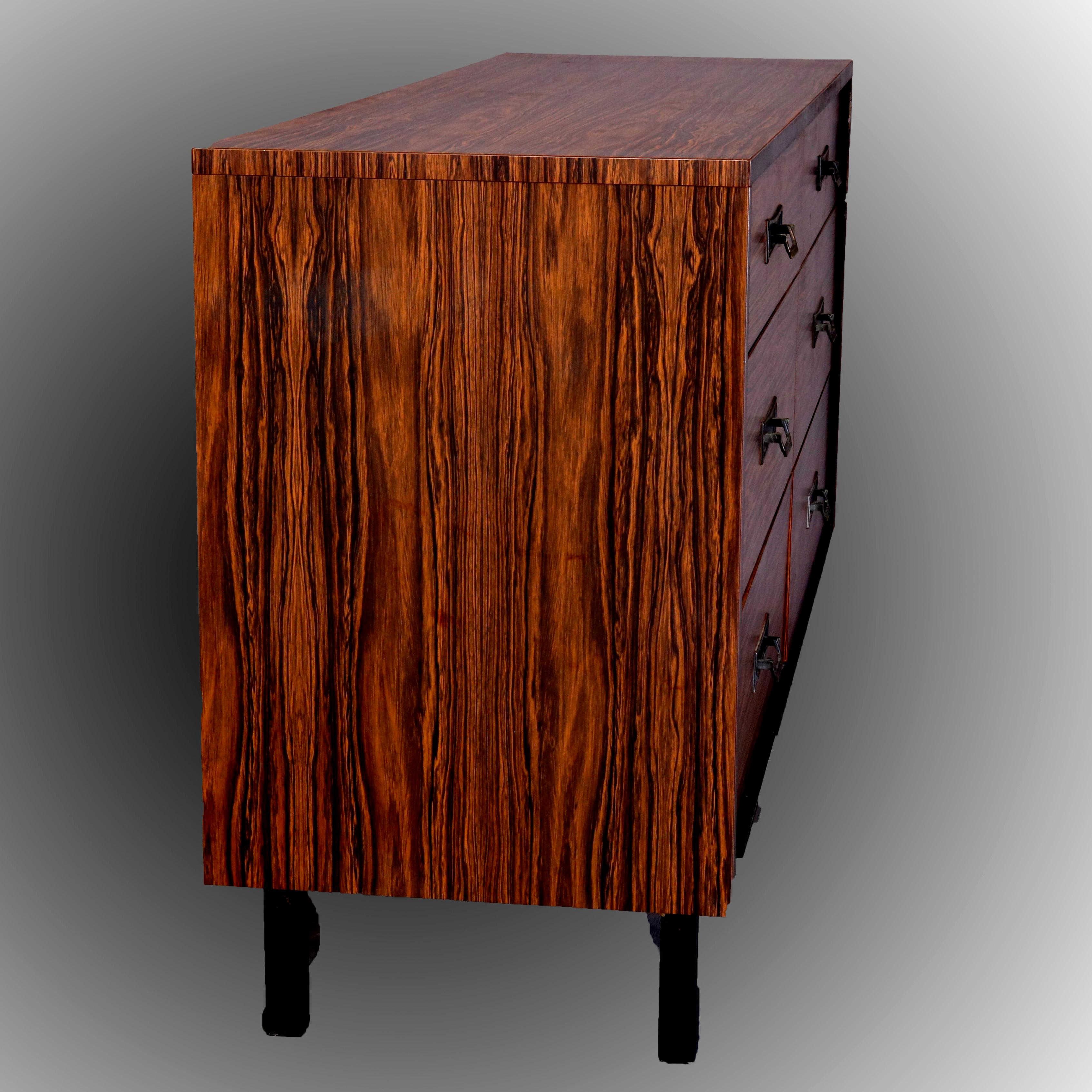 Mid-Century Modern Rosewood Chest of Drawers, 20th Century 9