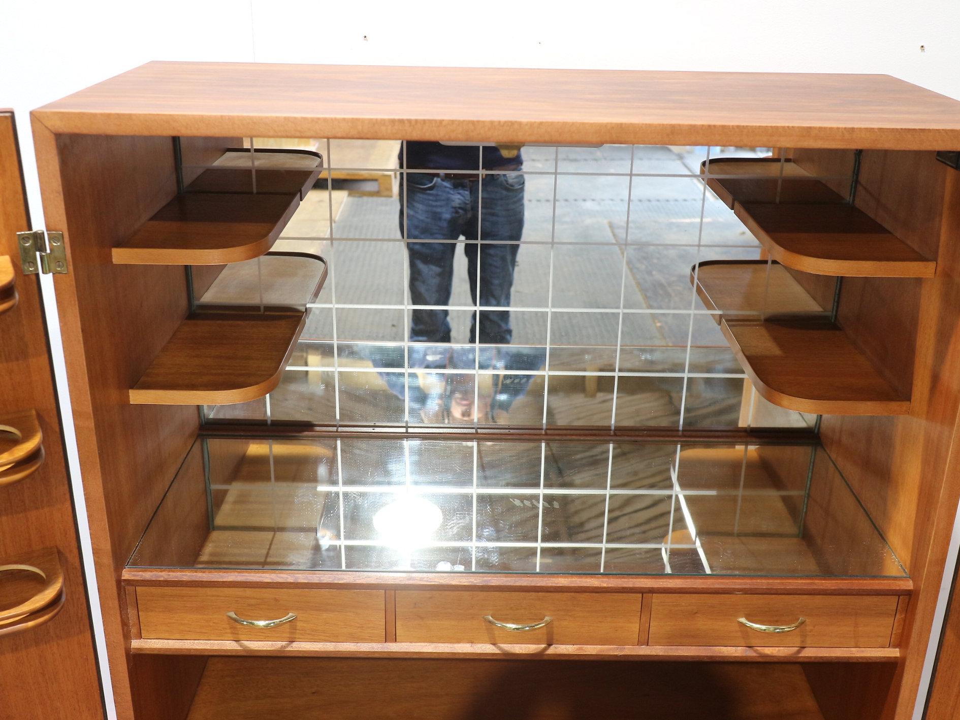 Mueble bar de palisandro moderno de mediados de siglo de Förenade Möbler Linköping en venta 4