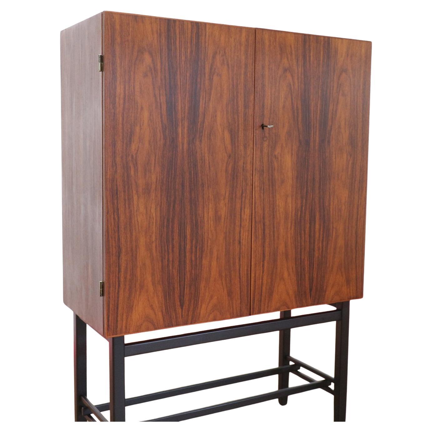 Mueble bar de palisandro moderno de mediados de siglo de Förenade Möbler Linköping Moderno de mediados de siglo en venta