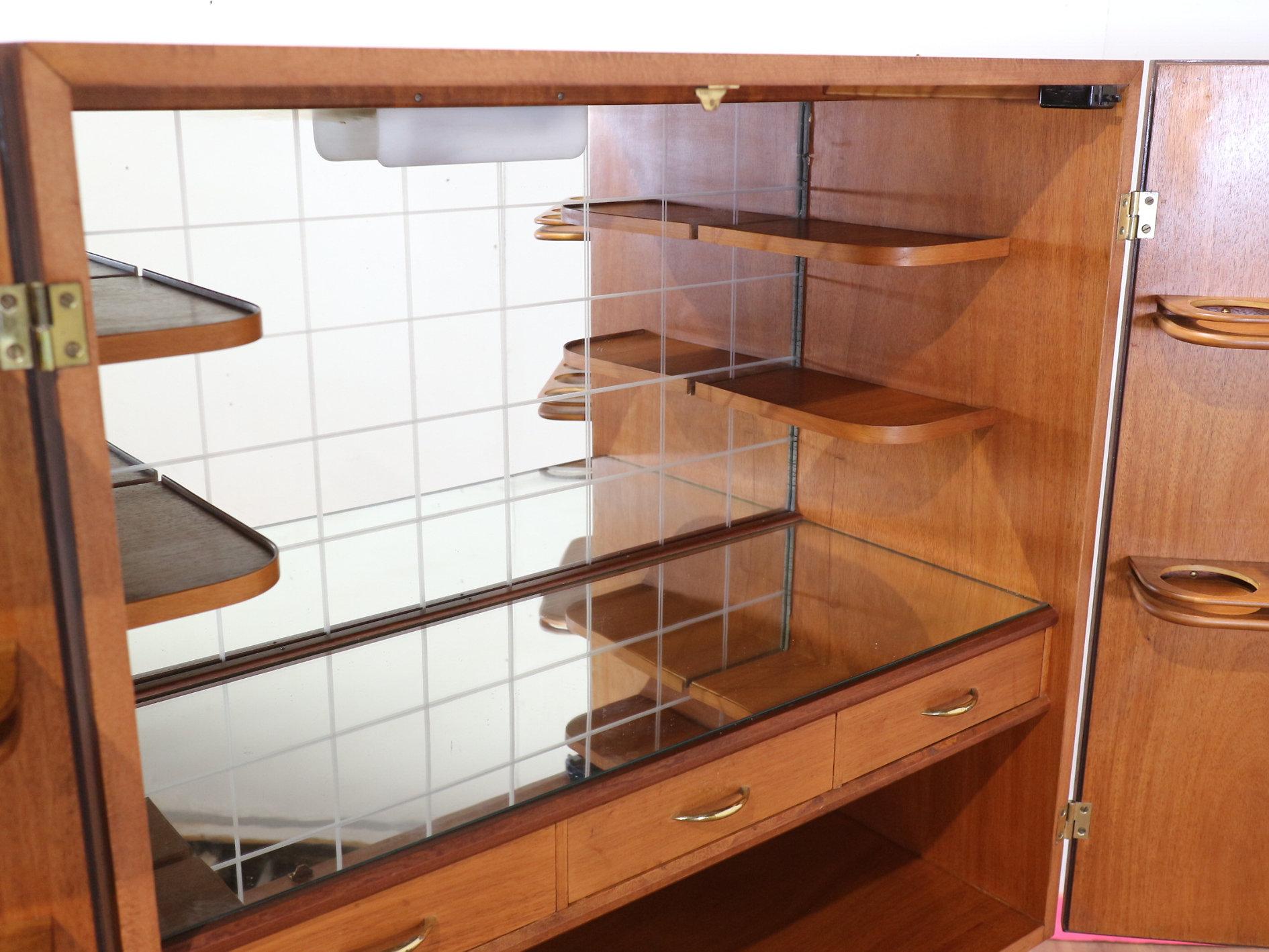 Mueble bar de palisandro moderno de mediados de siglo de Förenade Möbler Linköping en venta 1