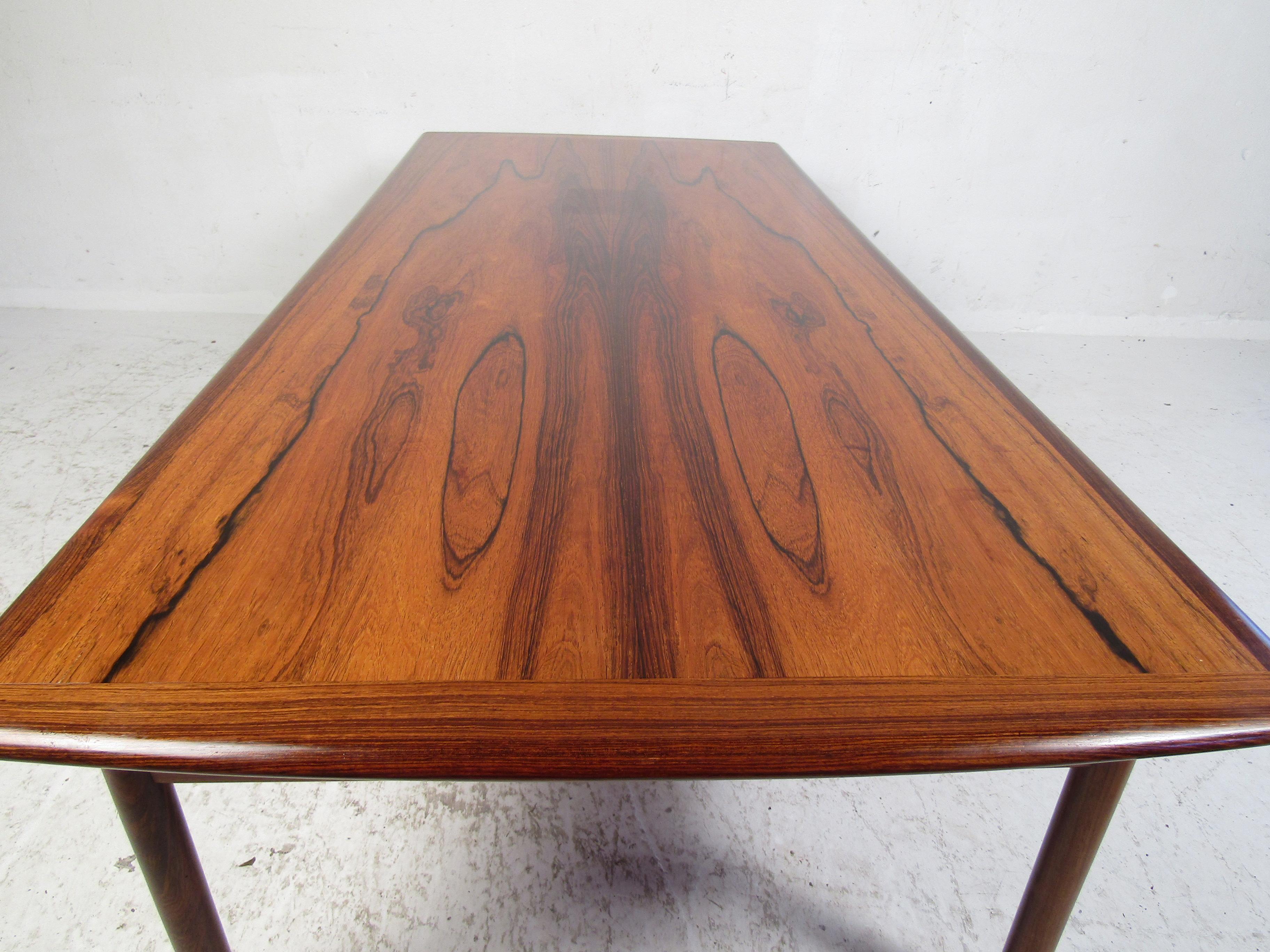 European Mid-Century Modern Rosewood Coffee Table For Sale