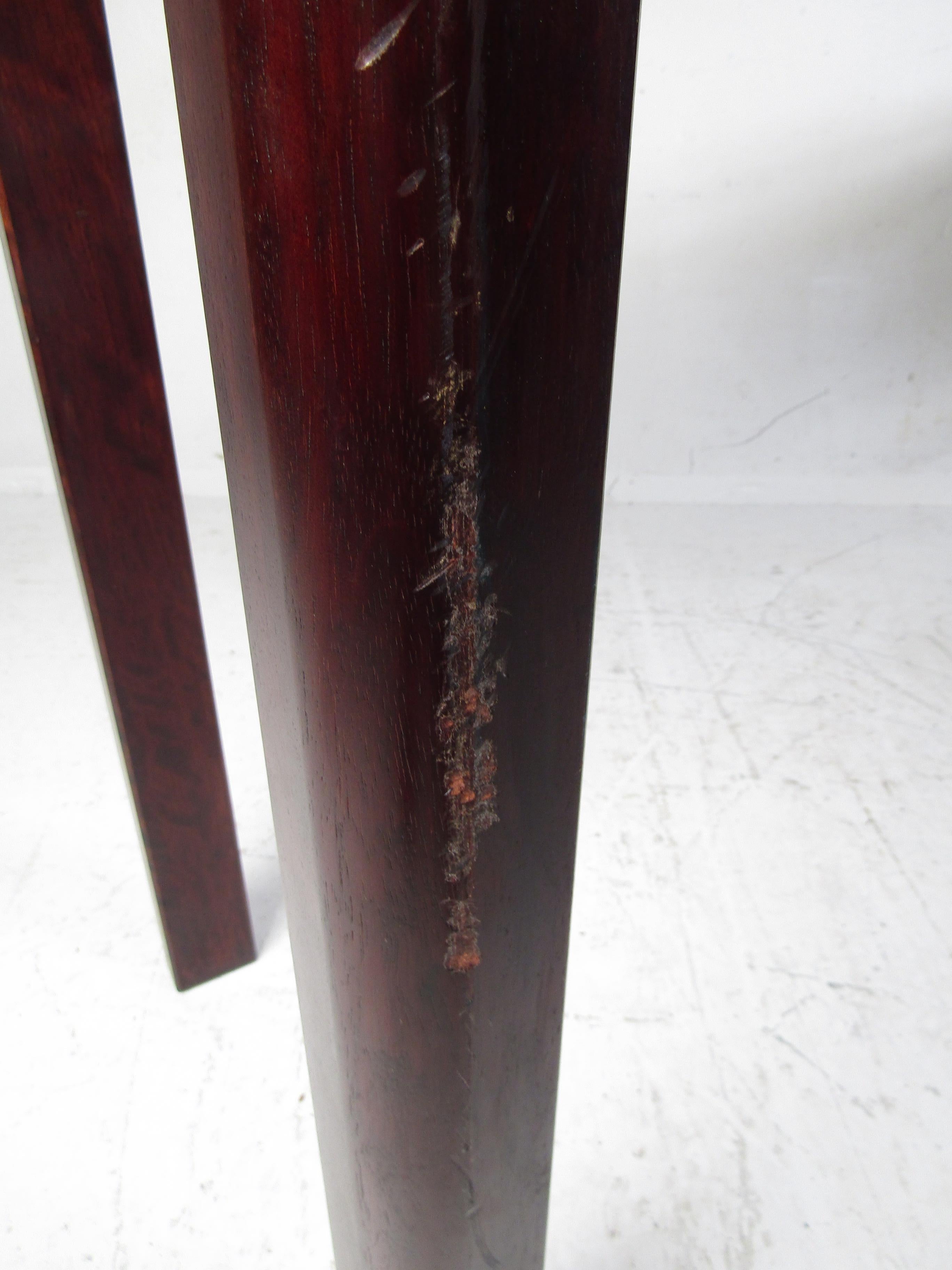 Mid-Century Modern Rosewood Console For Sale 3