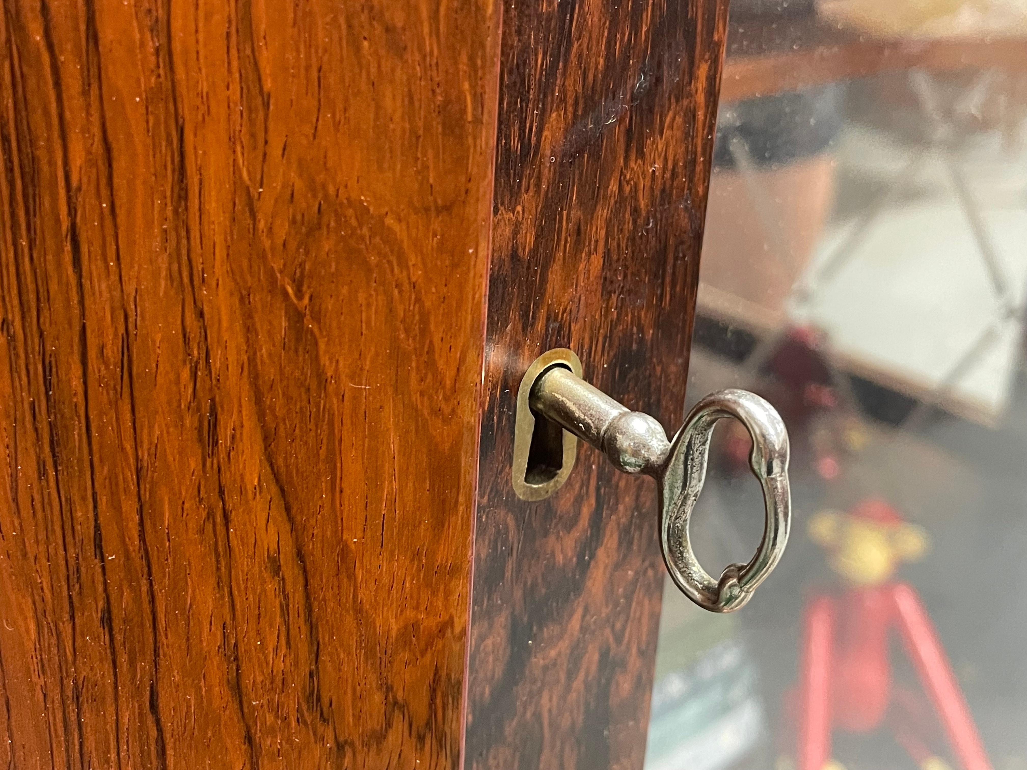 Mueble para Vajilla o Licor de Esquina de Palisandro Moderno de Mediados de Siglo, Fabricado en Dinamarca en venta 7