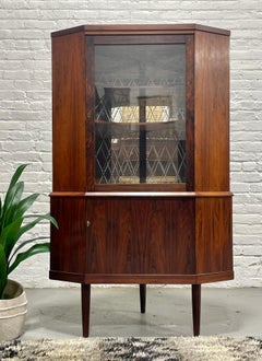 Armadietto da tavolo o per liquori in legno di palissandro della metà del secolo scorso, Made in Denmark