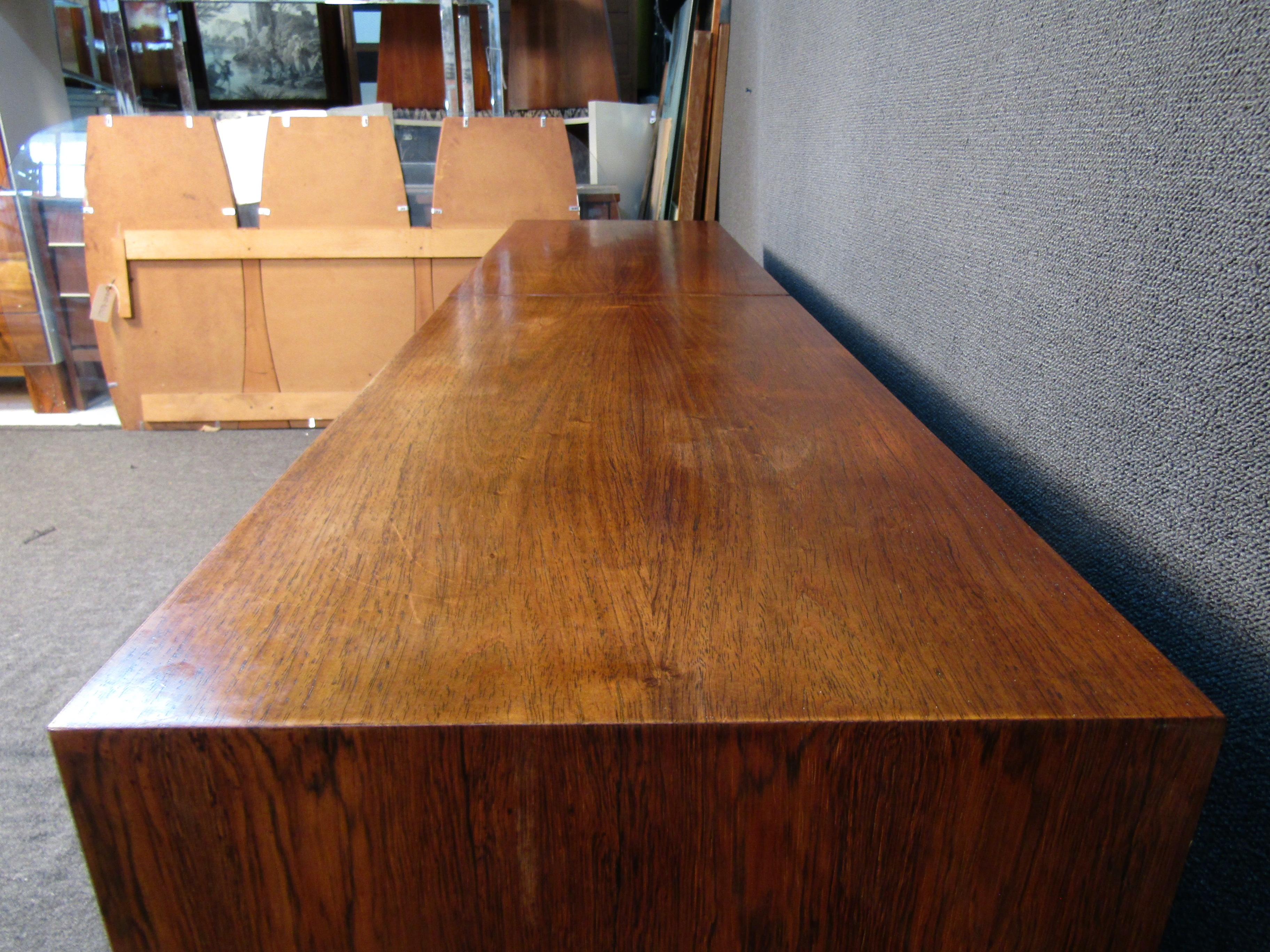 Mid-Century Modern Rosewood Credenza 9