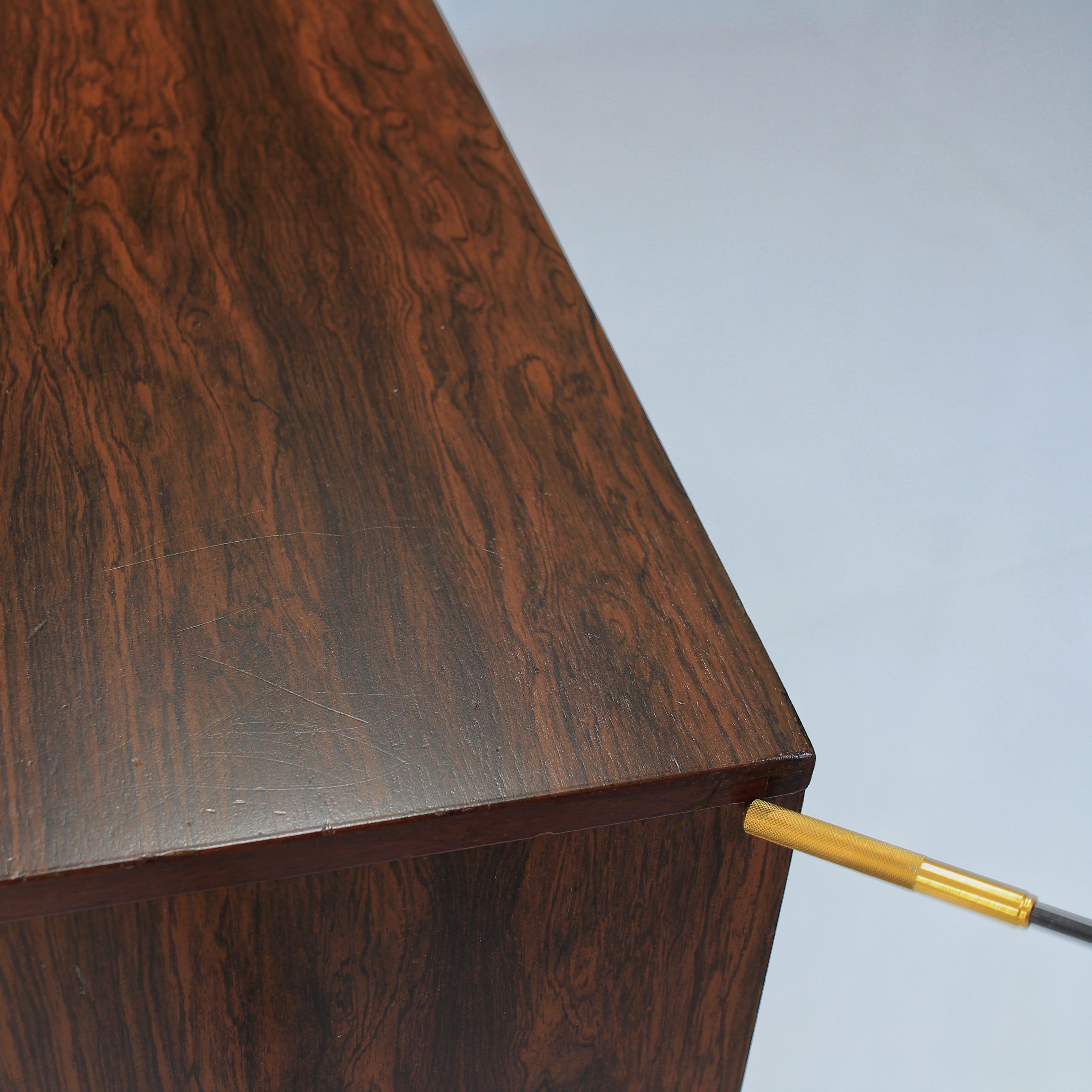 Mid-Century Modern Rosewood Credenza For Sale 8