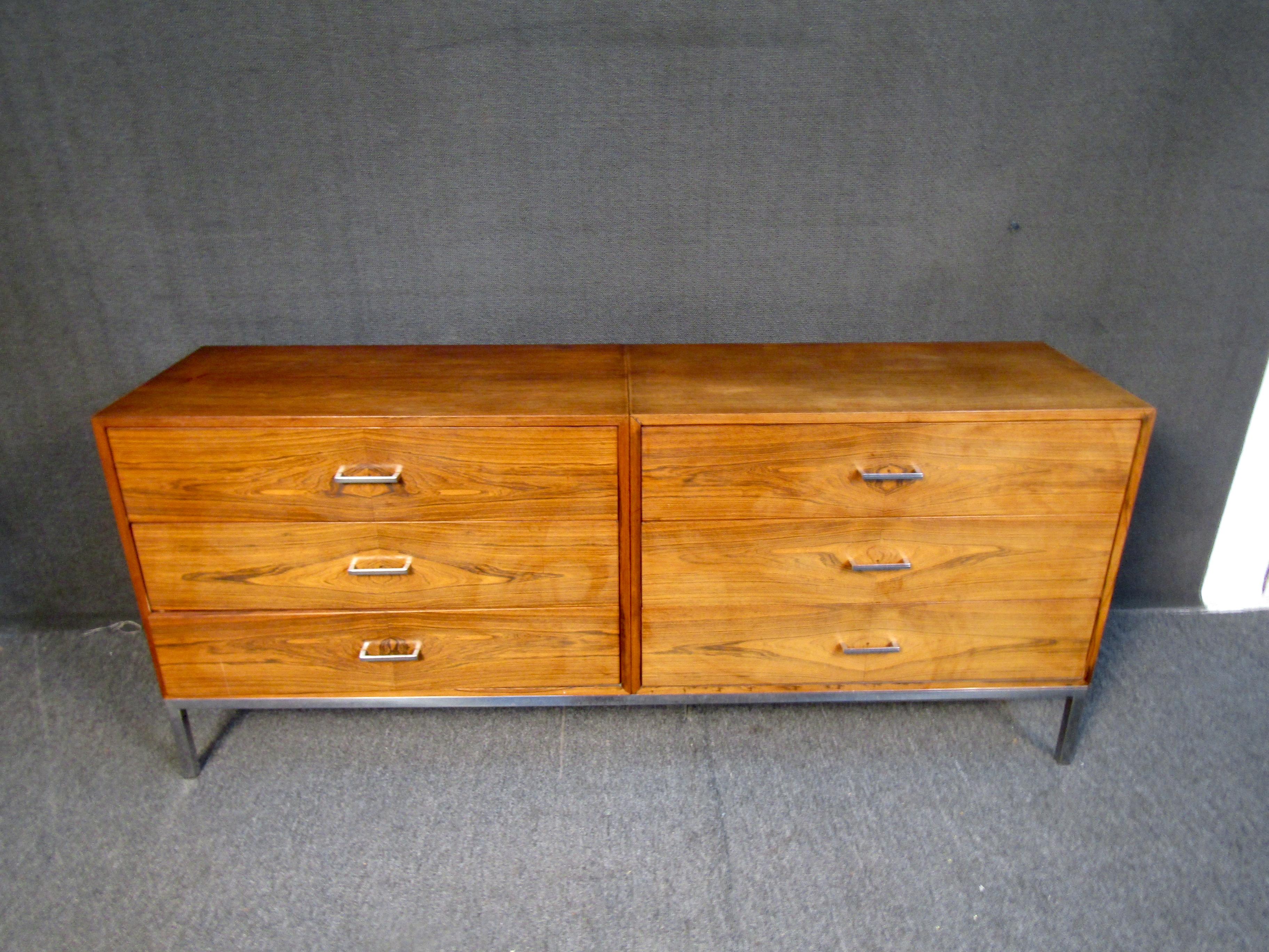 Mid-Century Modern Rosewood Credenza In Good Condition In Brooklyn, NY