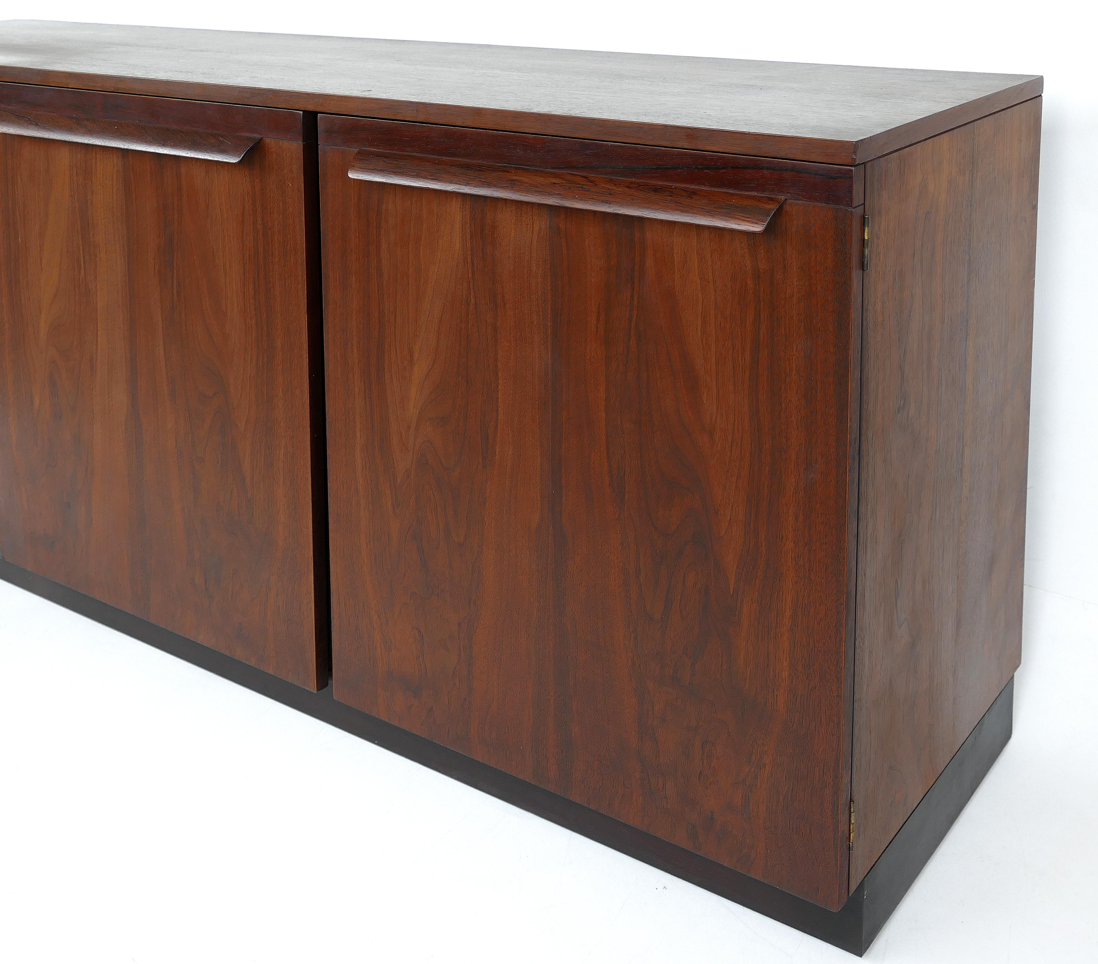 Mid-Century Modern Rosewood Credenza 1