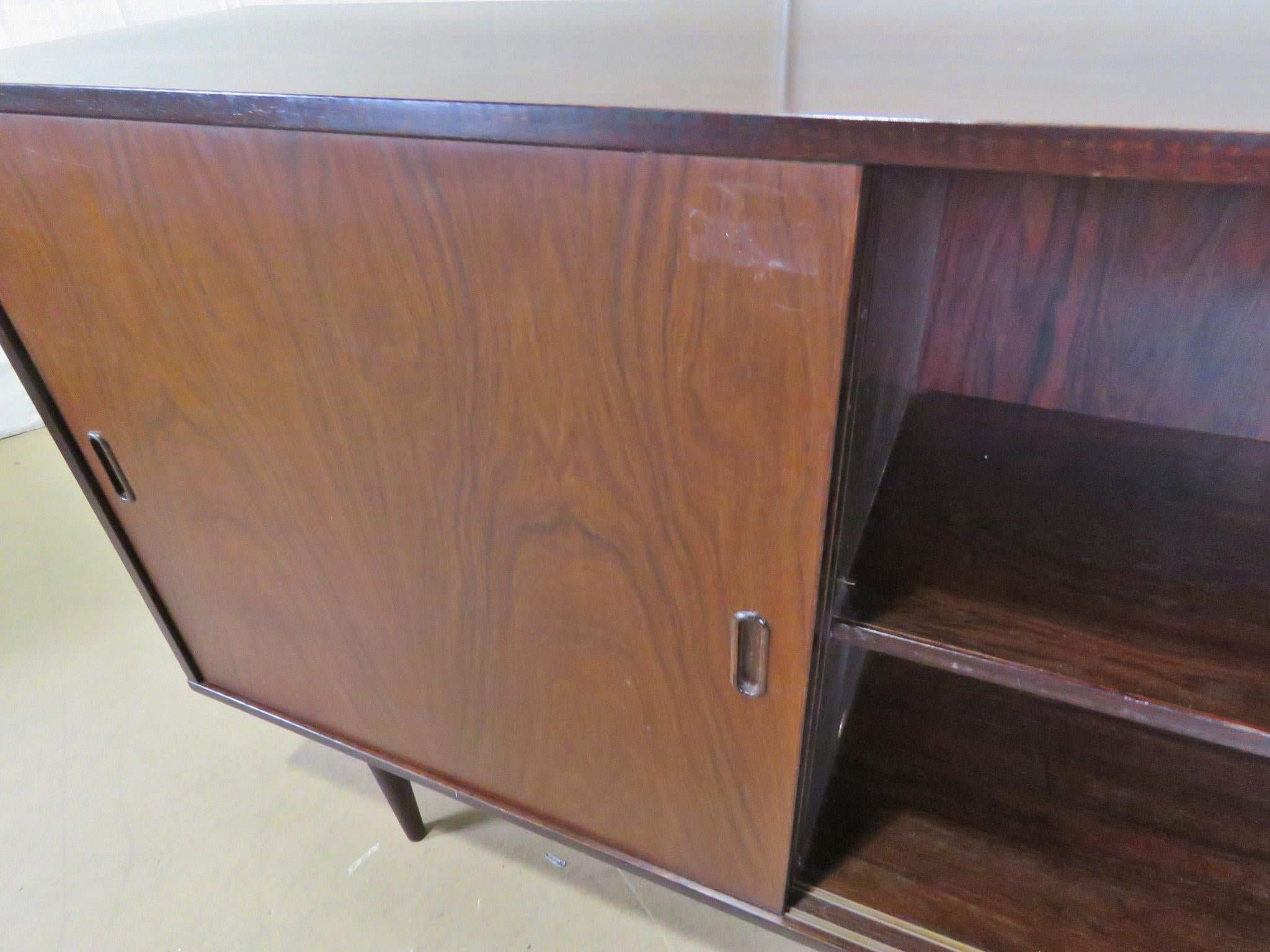 Danish Mid-Century Modern Rosewood Credenza TV Cabinet Sideboard 2