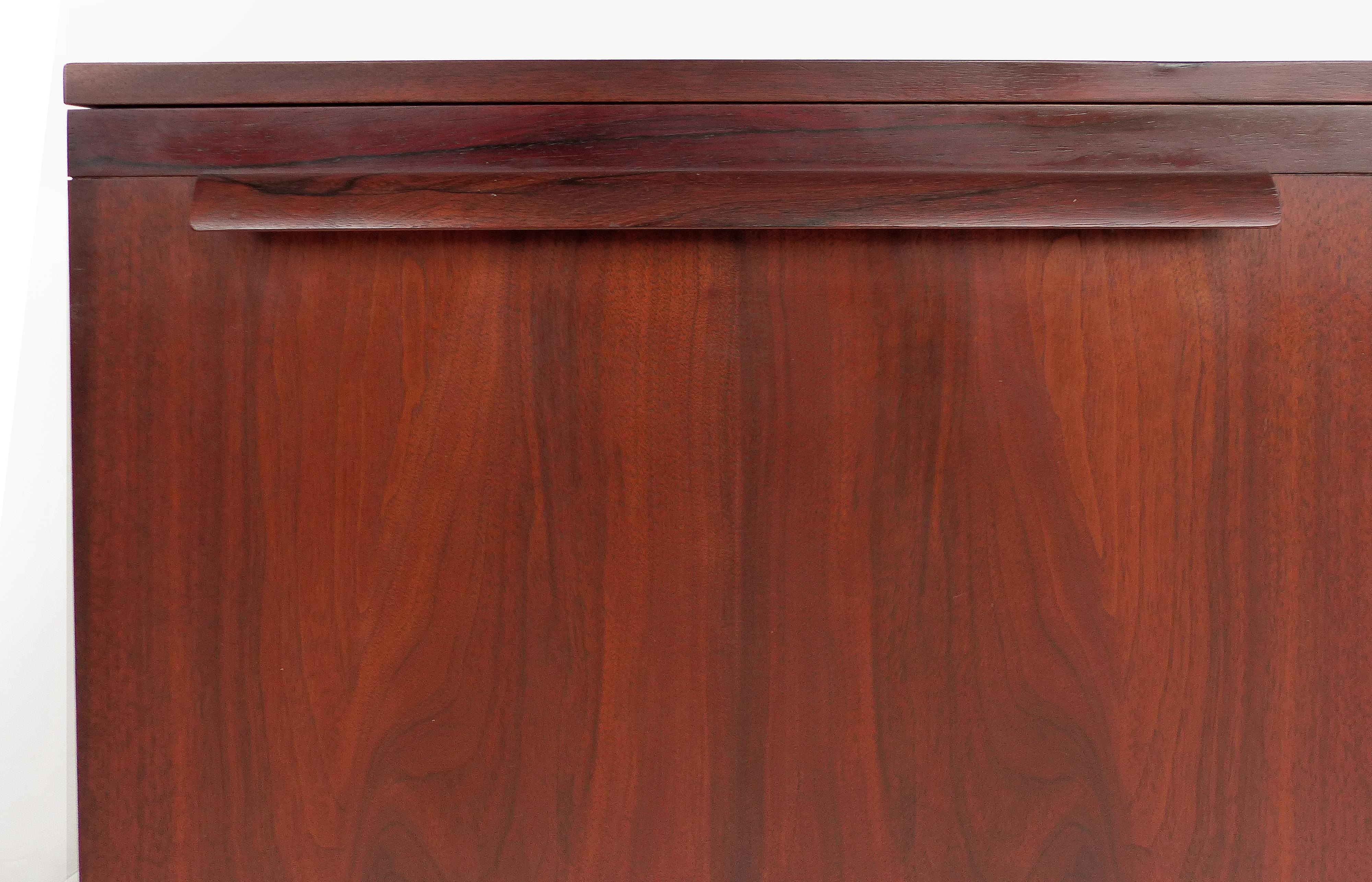 Mid-Century Modern Rosewood Credenza 4