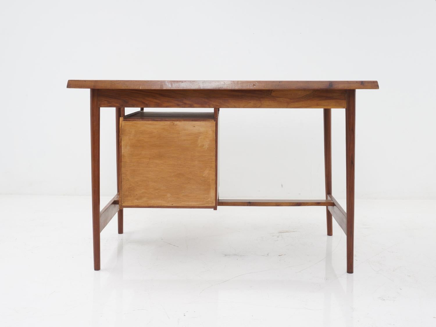 Mid-Century Modern Rosewood Desk, 1950s 2