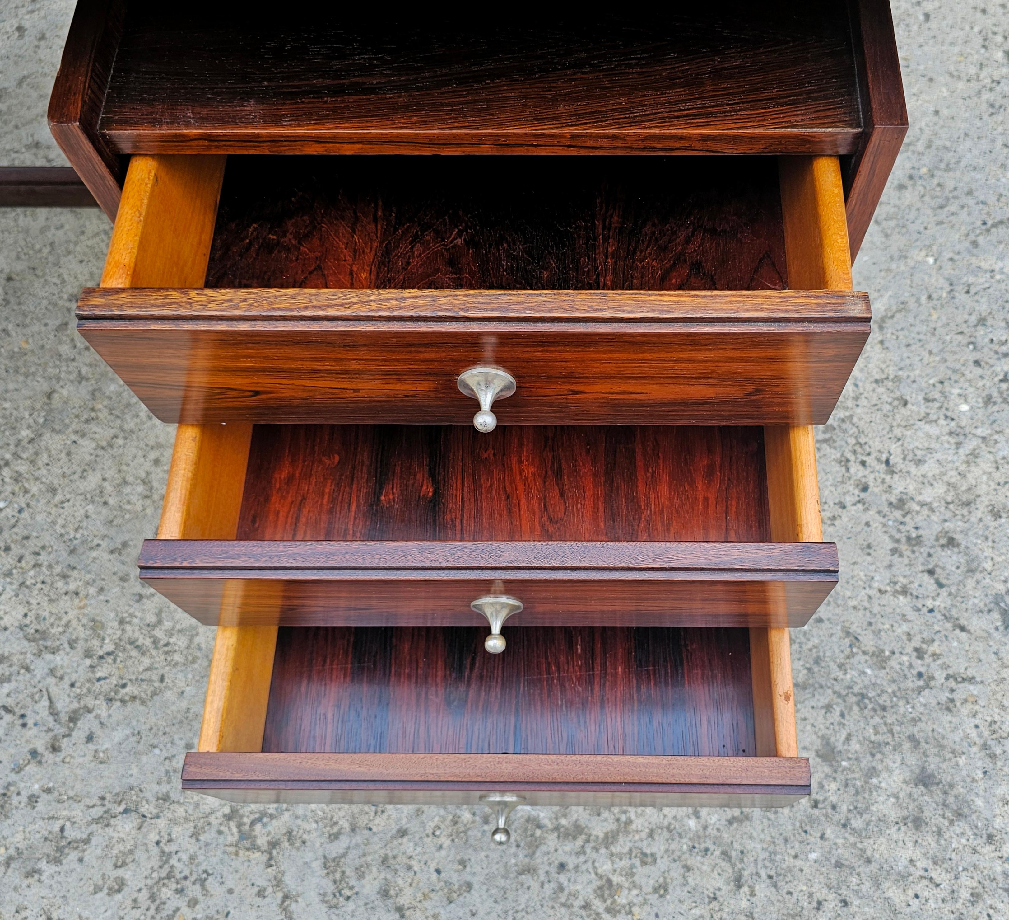 Scrivania in palissandro del Mid Century Modern disegnata da Gianfranco Frattini per Bernini In condizioni buone in vendita a Beograd, RS
